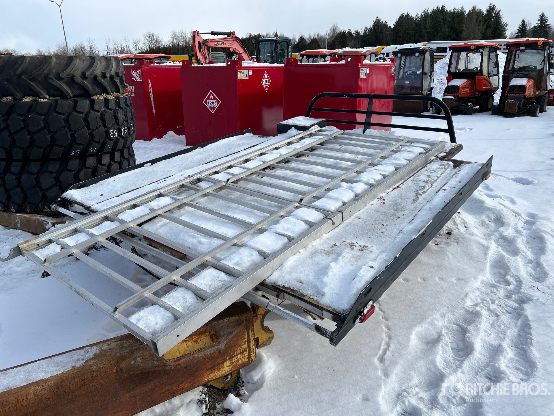 General Appearance with Bild, Ecke hinten rechts