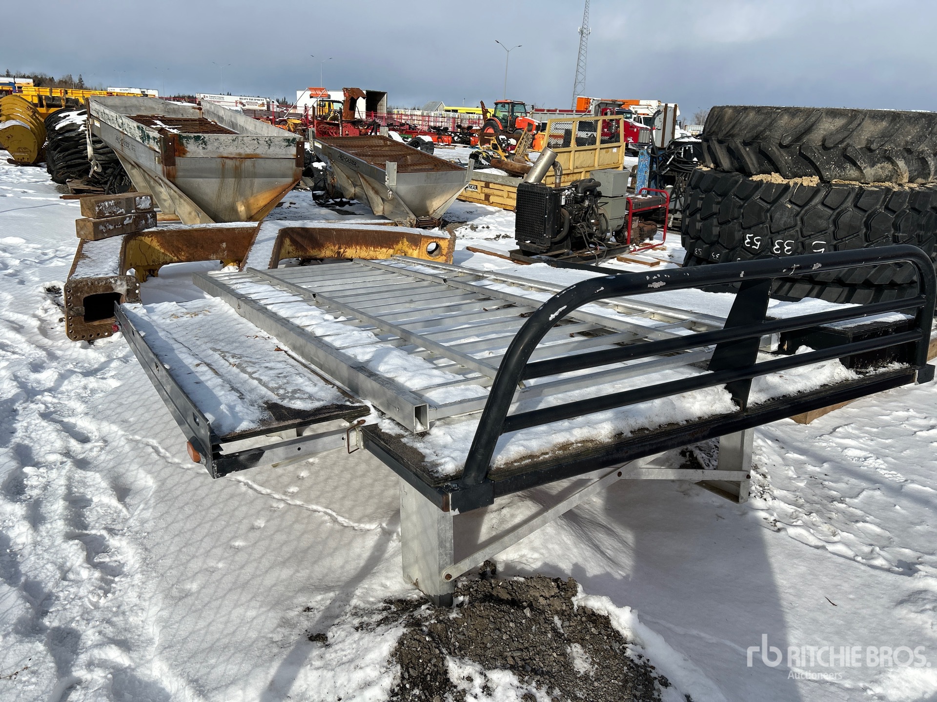 General Appearance with Bild, Ecke vorne rechts