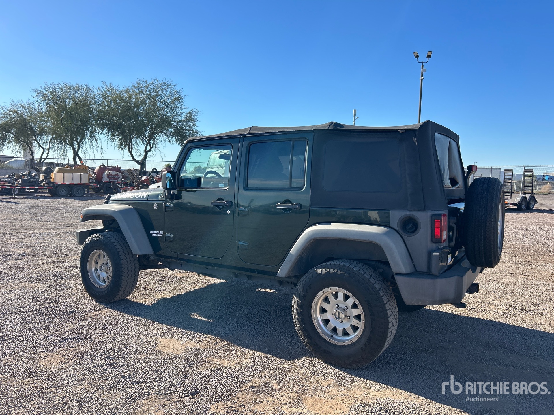 General Appearance with Picture, Left Rear Corner