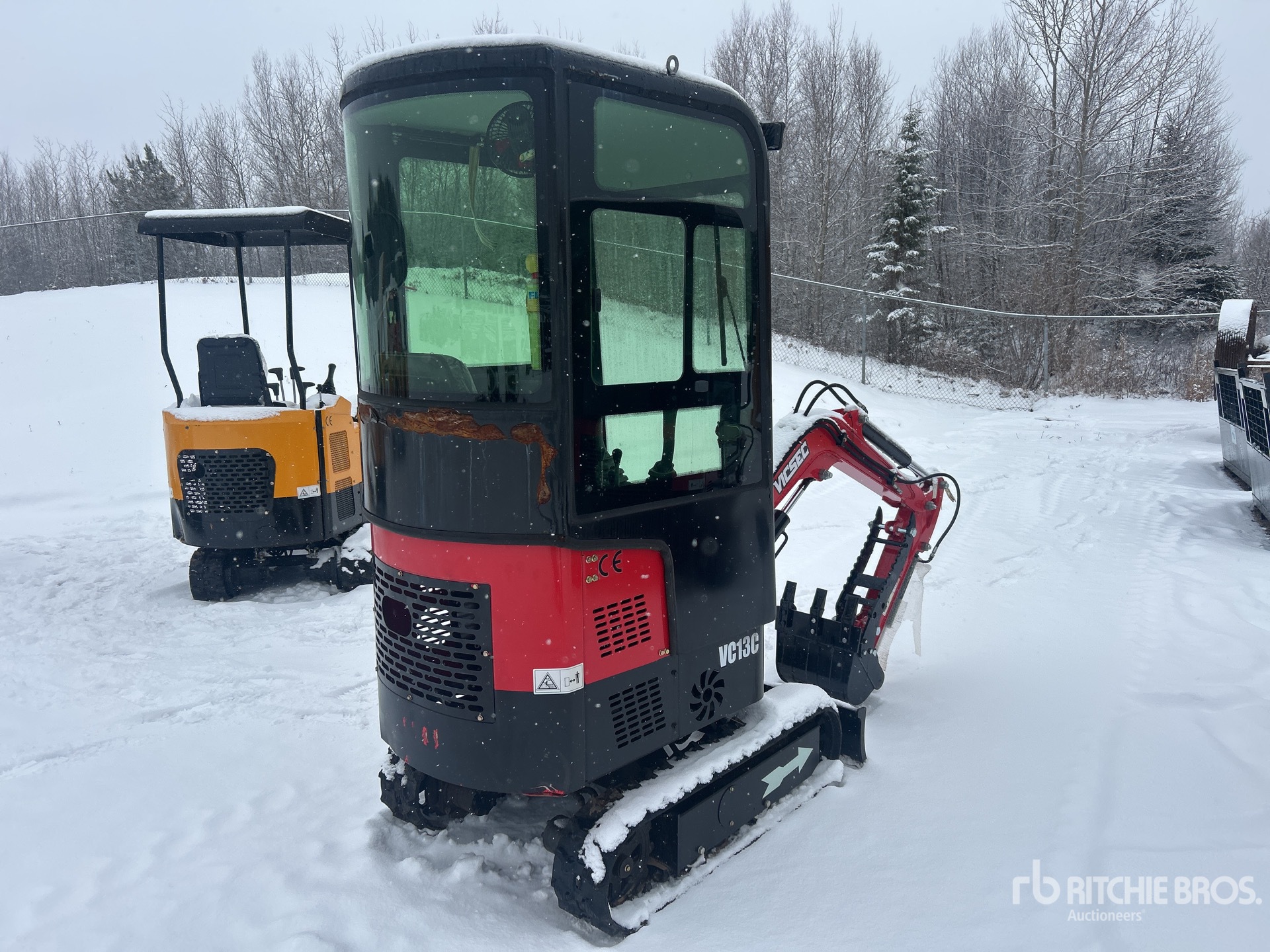 General Appearance with Foto, angolo anteriore sinistro