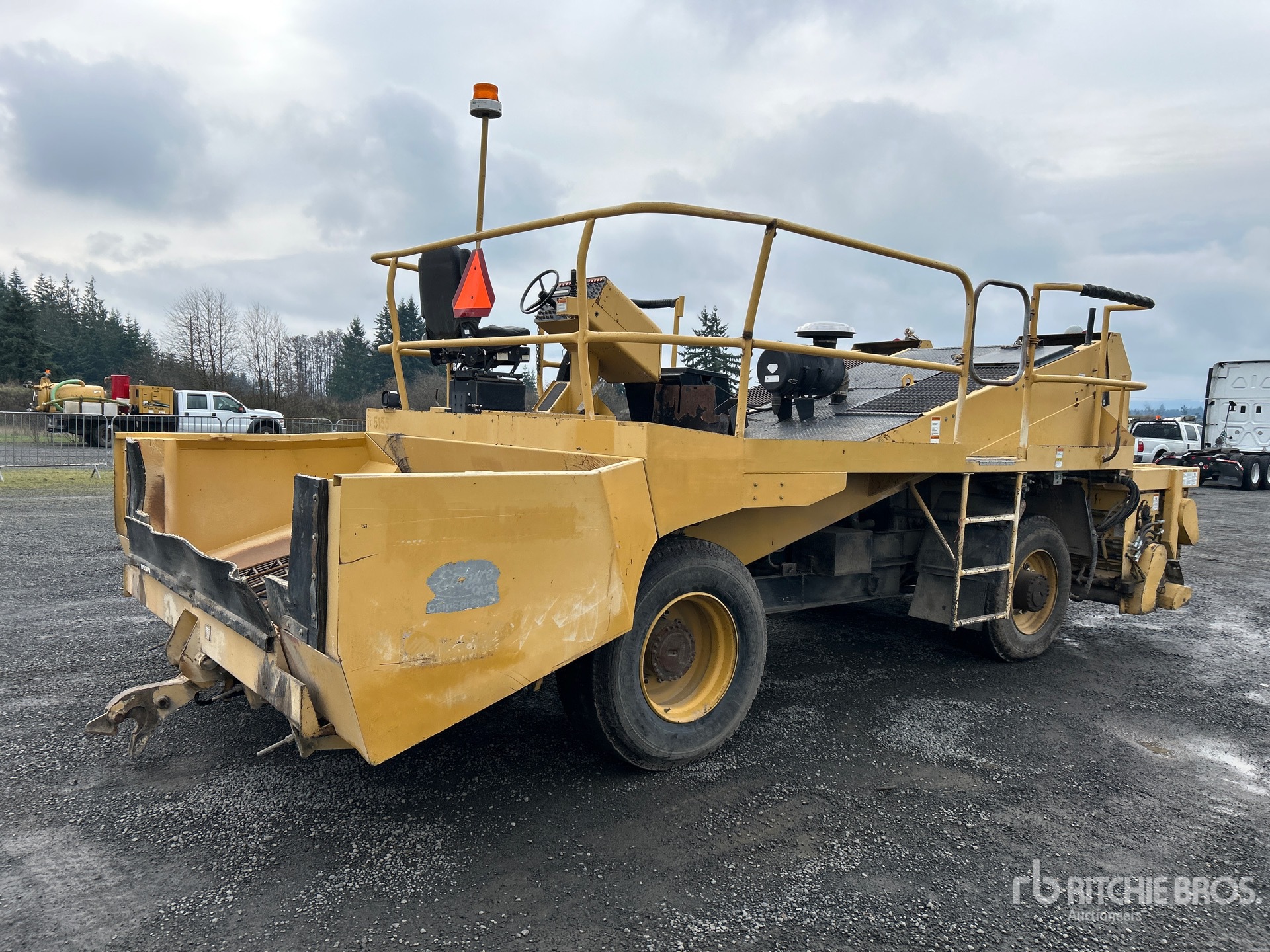 General Appearance with Imagen: esquina trasera derecha