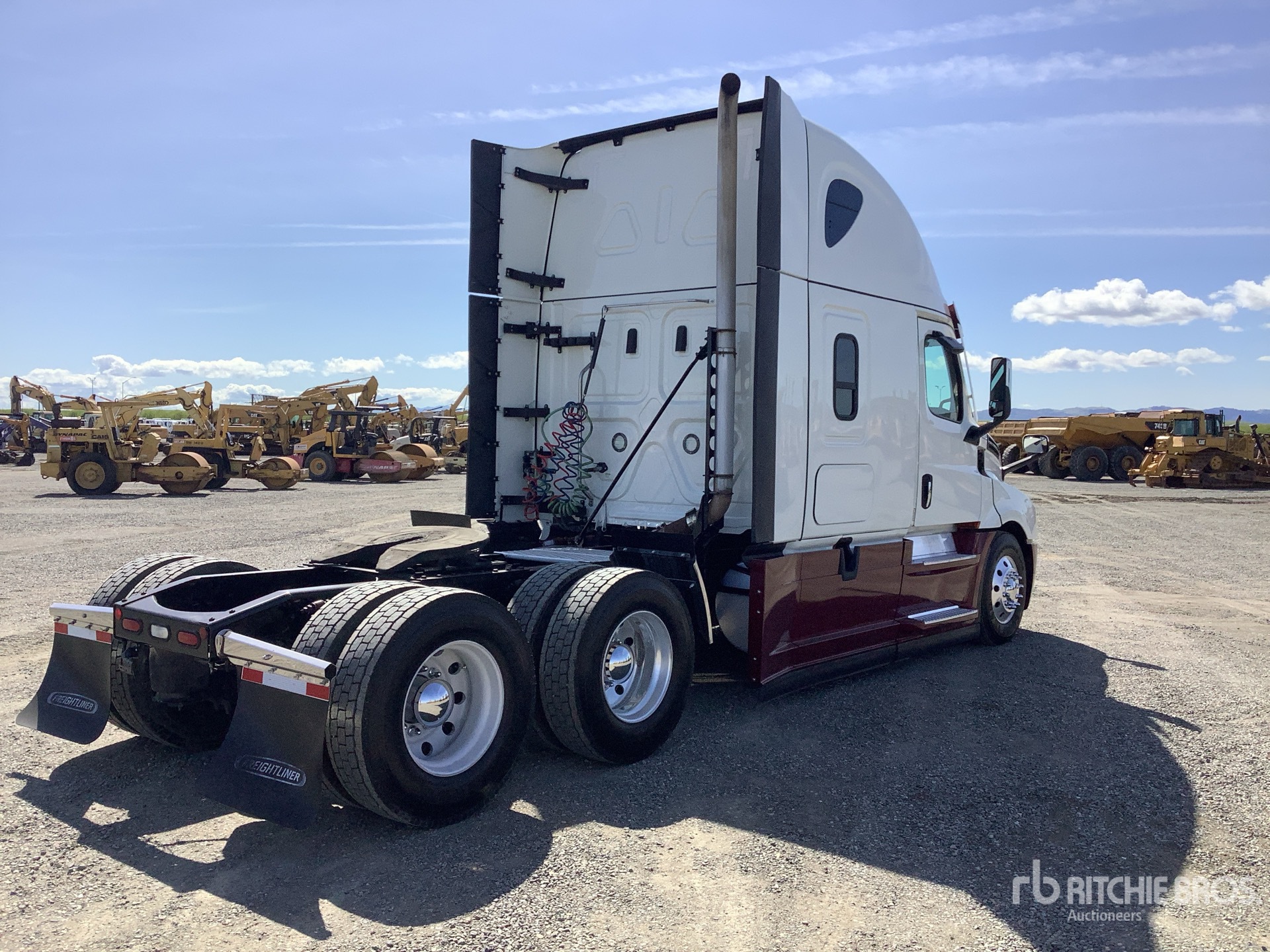 General Appearance with Foto, angolo anteriore sinistro