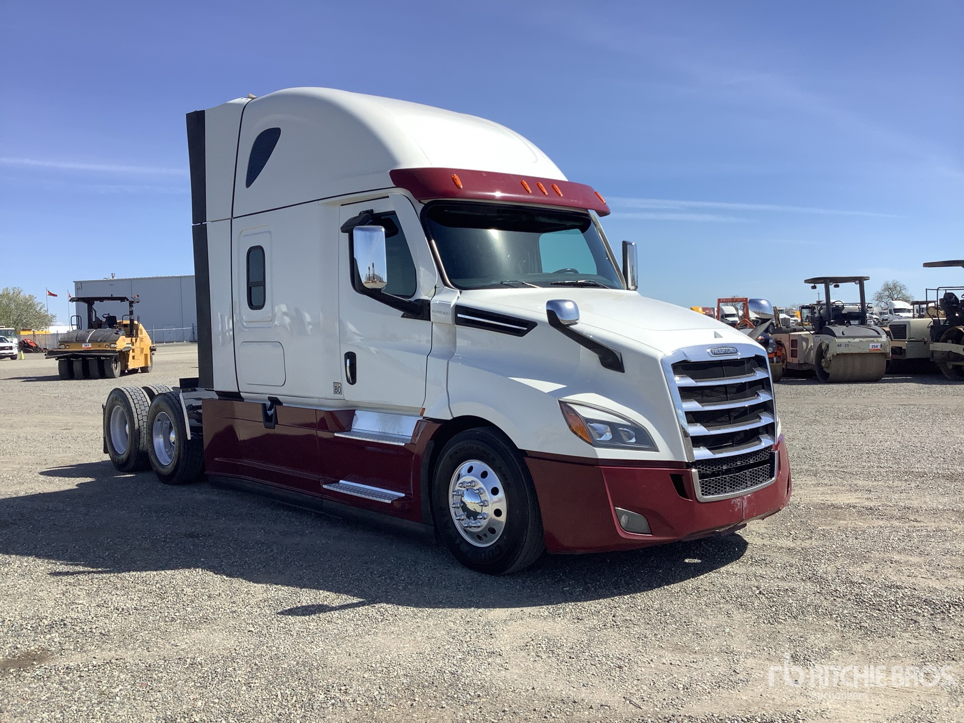 General Appearance with Foto, angolo anteriore destro