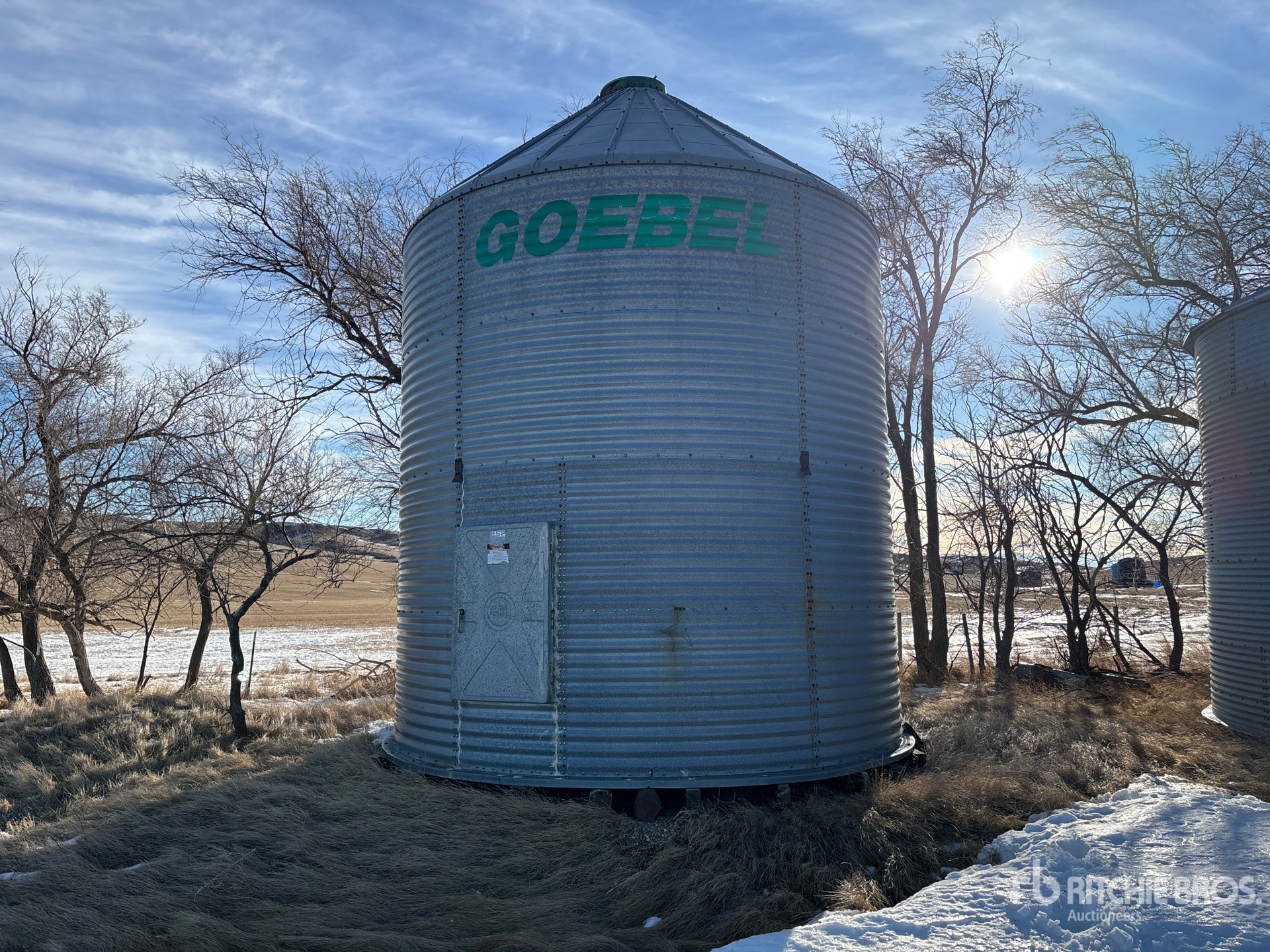 General Appearance with Foto, angolo anteriore sinistro