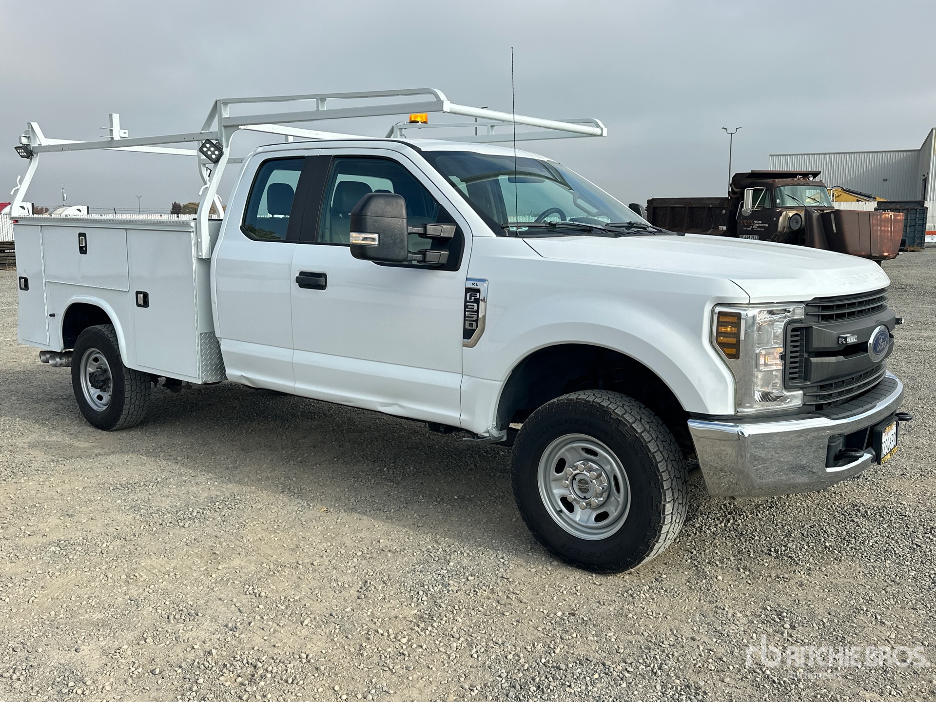 General Appearance with Image, coin avant droit