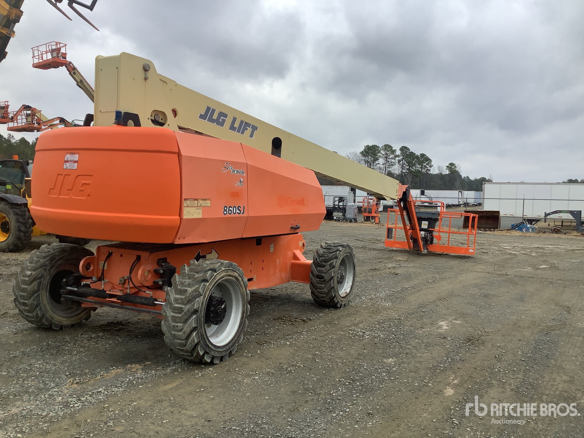 General Appearance with Bild, Ecke vorne links