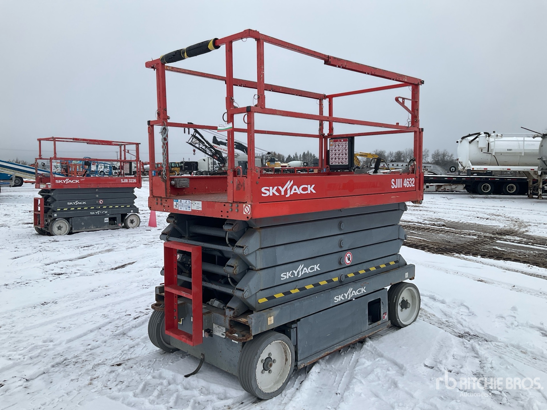 Aspect général with Image, coin arrière droit