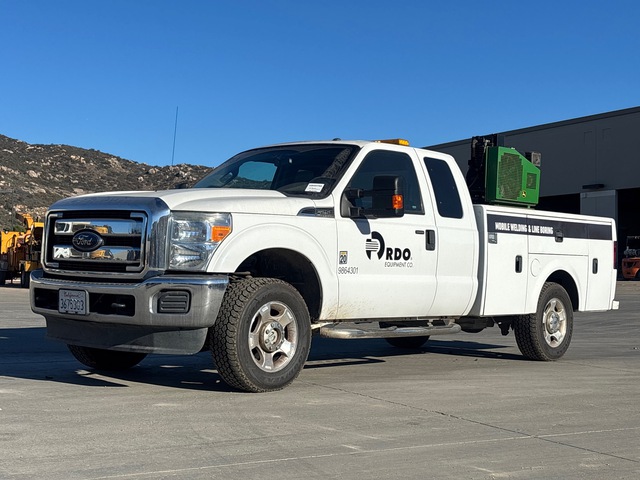 2016 Ford F-250 XLT 4x4 Extended Cab Service Truck