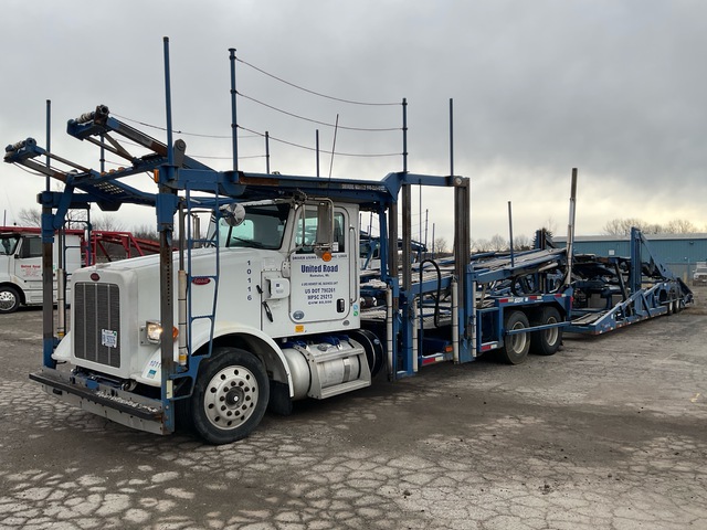 2014 Peterbilt 365 Car Carrier Truck