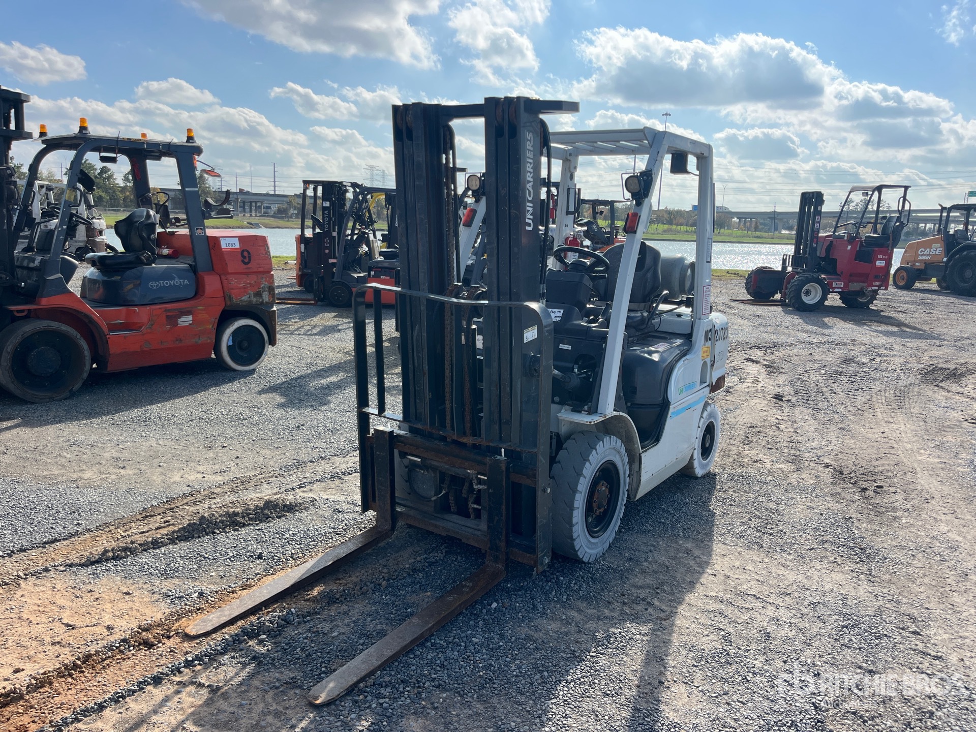 General Appearance with Bild, Ecke vorne links