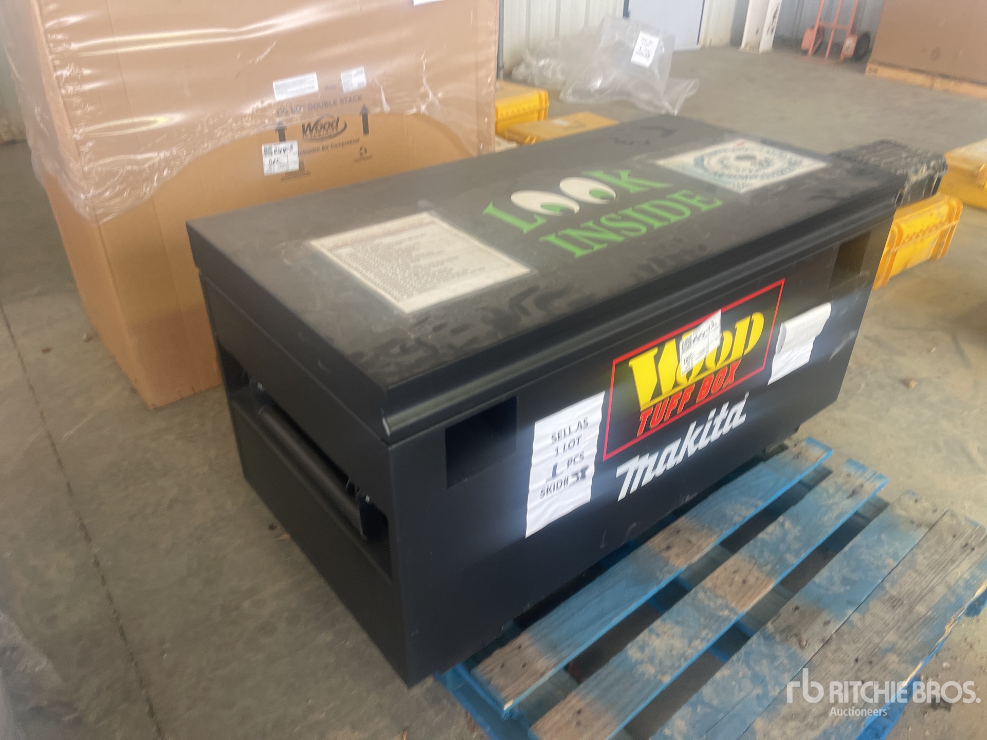 General Appearance with Picture, Right Front Corner