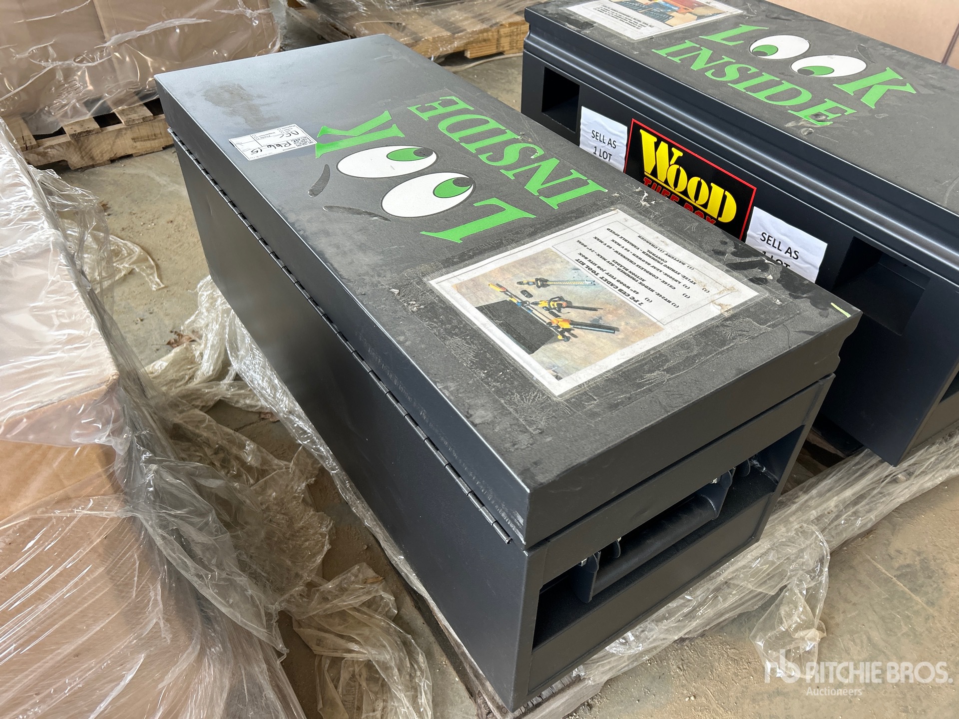 General Appearance with Image, coin avant gauche