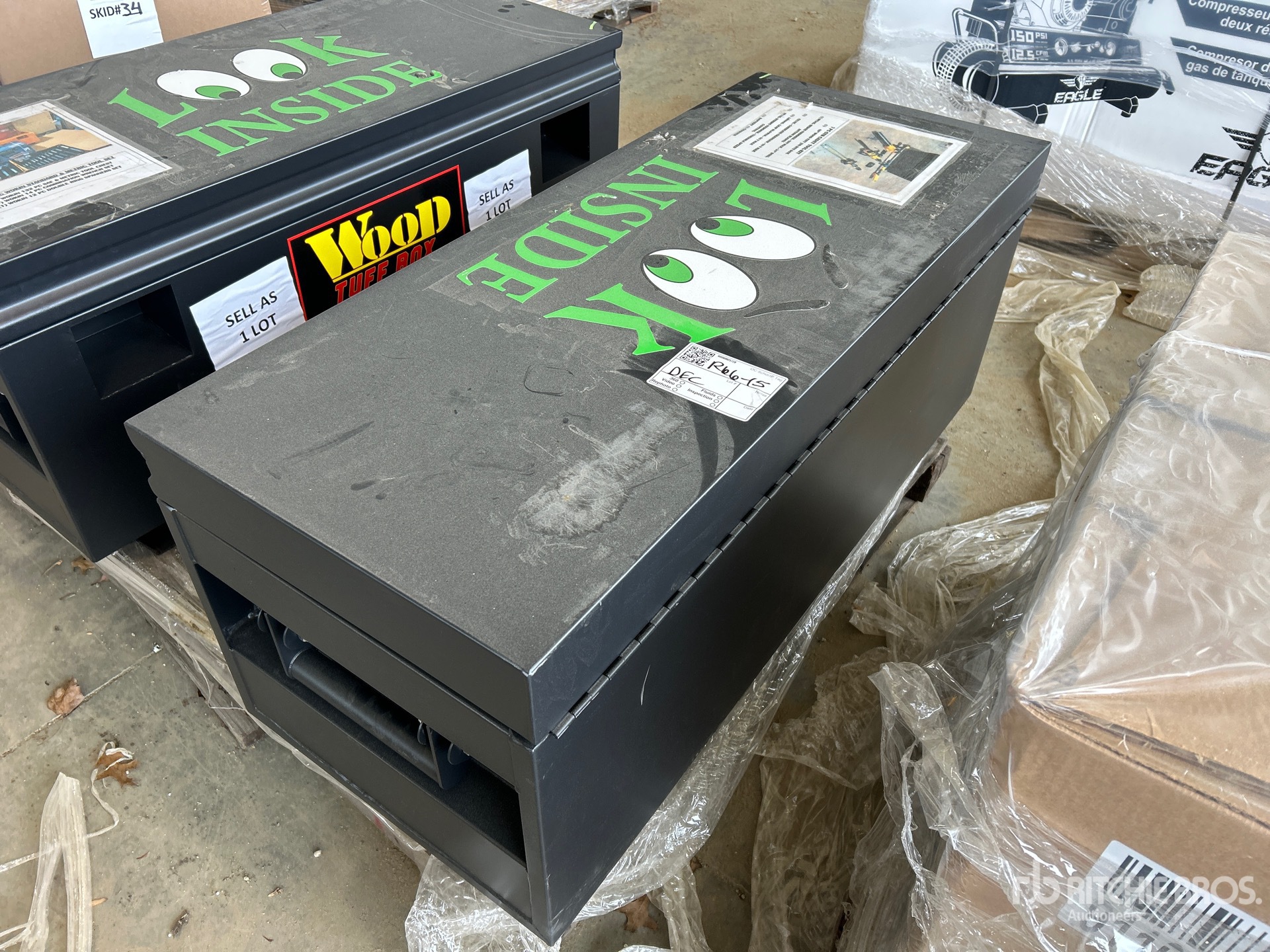 General Appearance with Image, coin avant droit