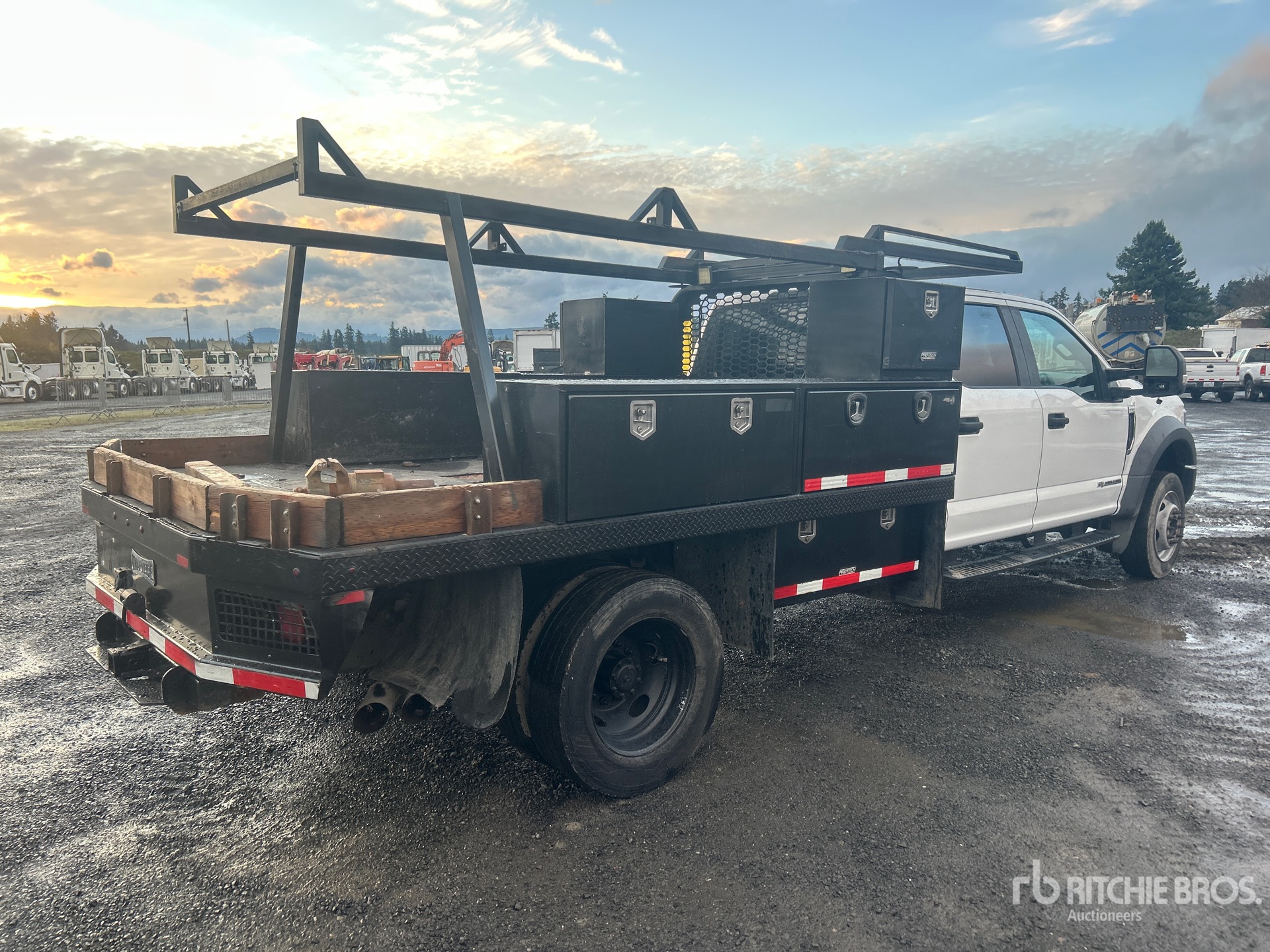 General Appearance with Bild, Ecke hinten rechts