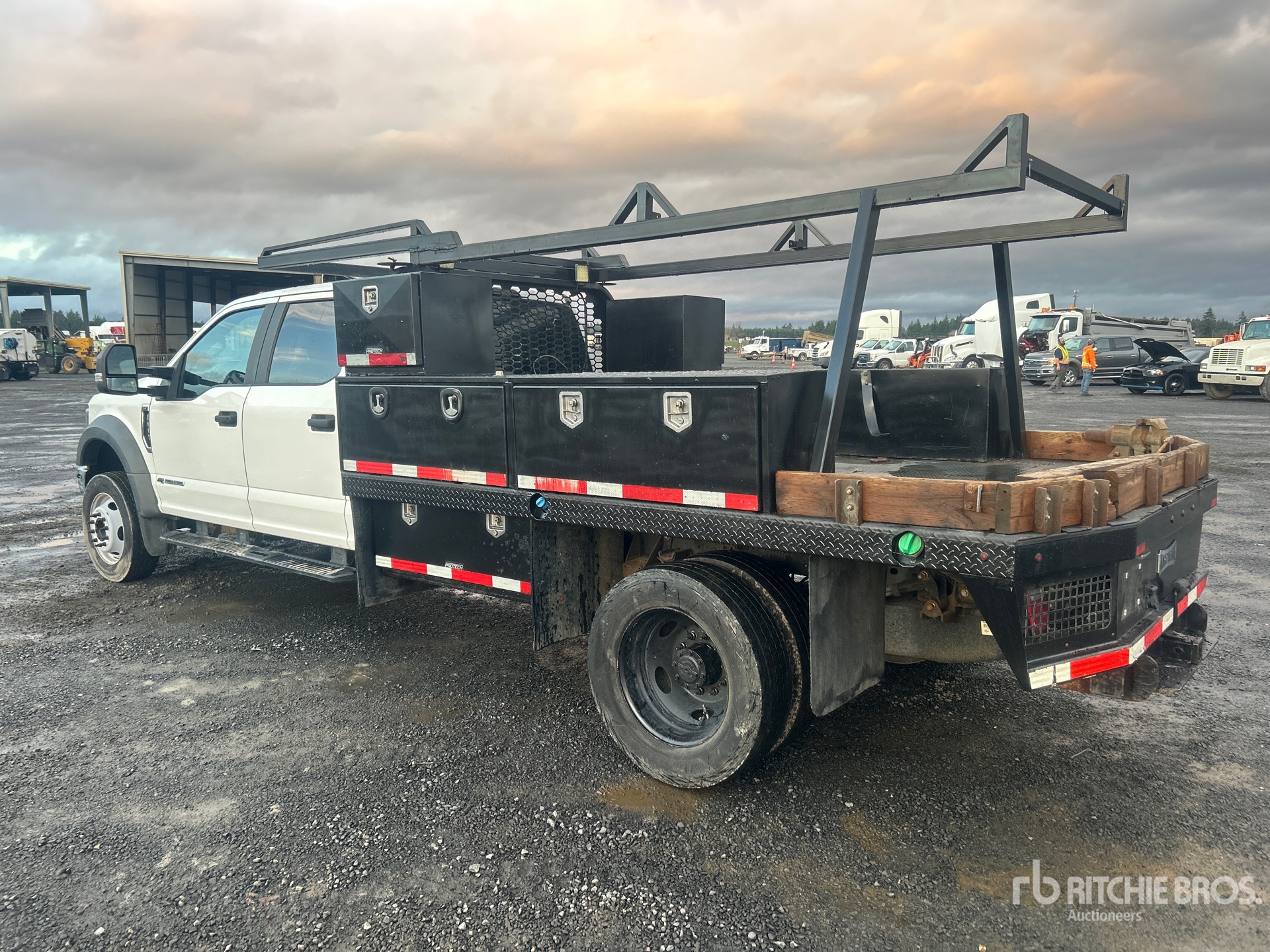 General Appearance with Bild, Ecke hinten links