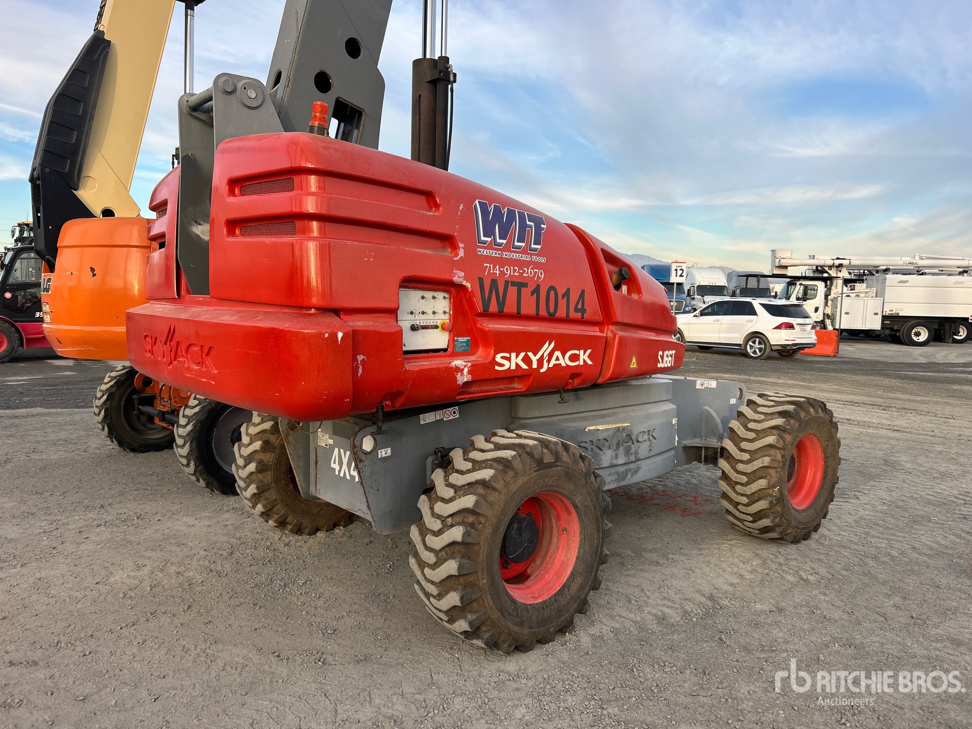 General Appearance with Picture, Left Front Corner