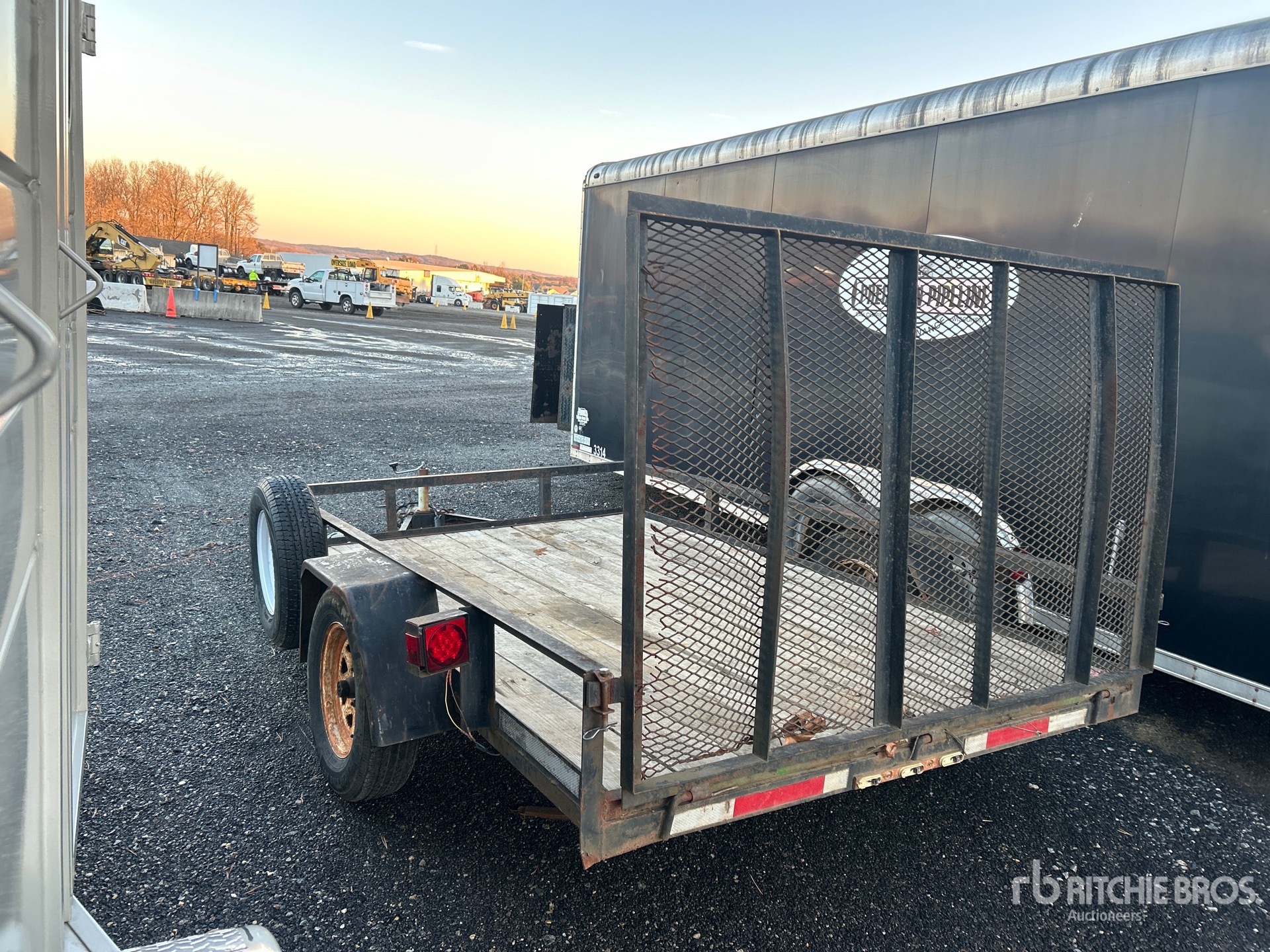 General Appearance with Foto, angolo posteriore sinistro