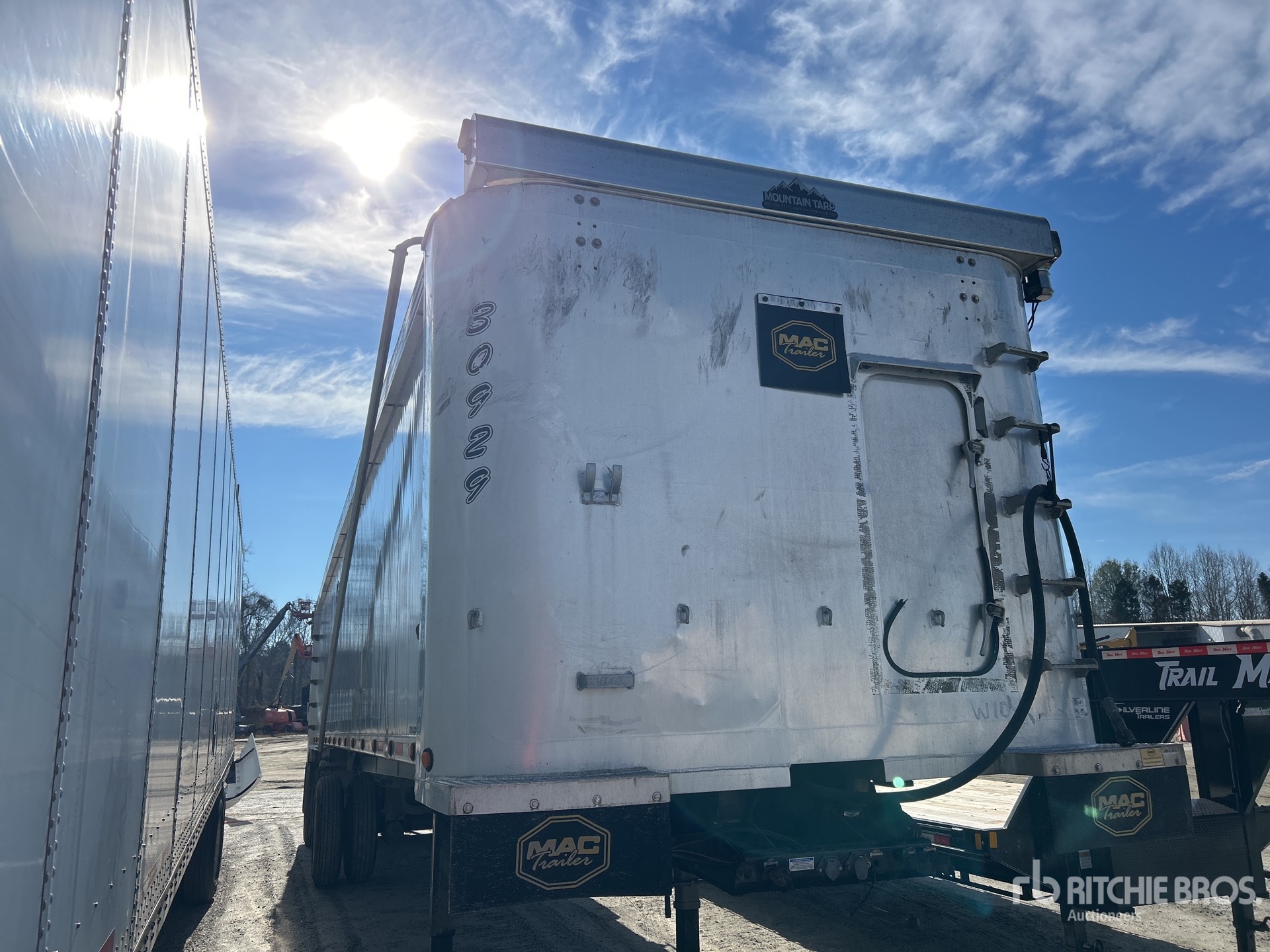 Aspect général with Image, coin avant droit