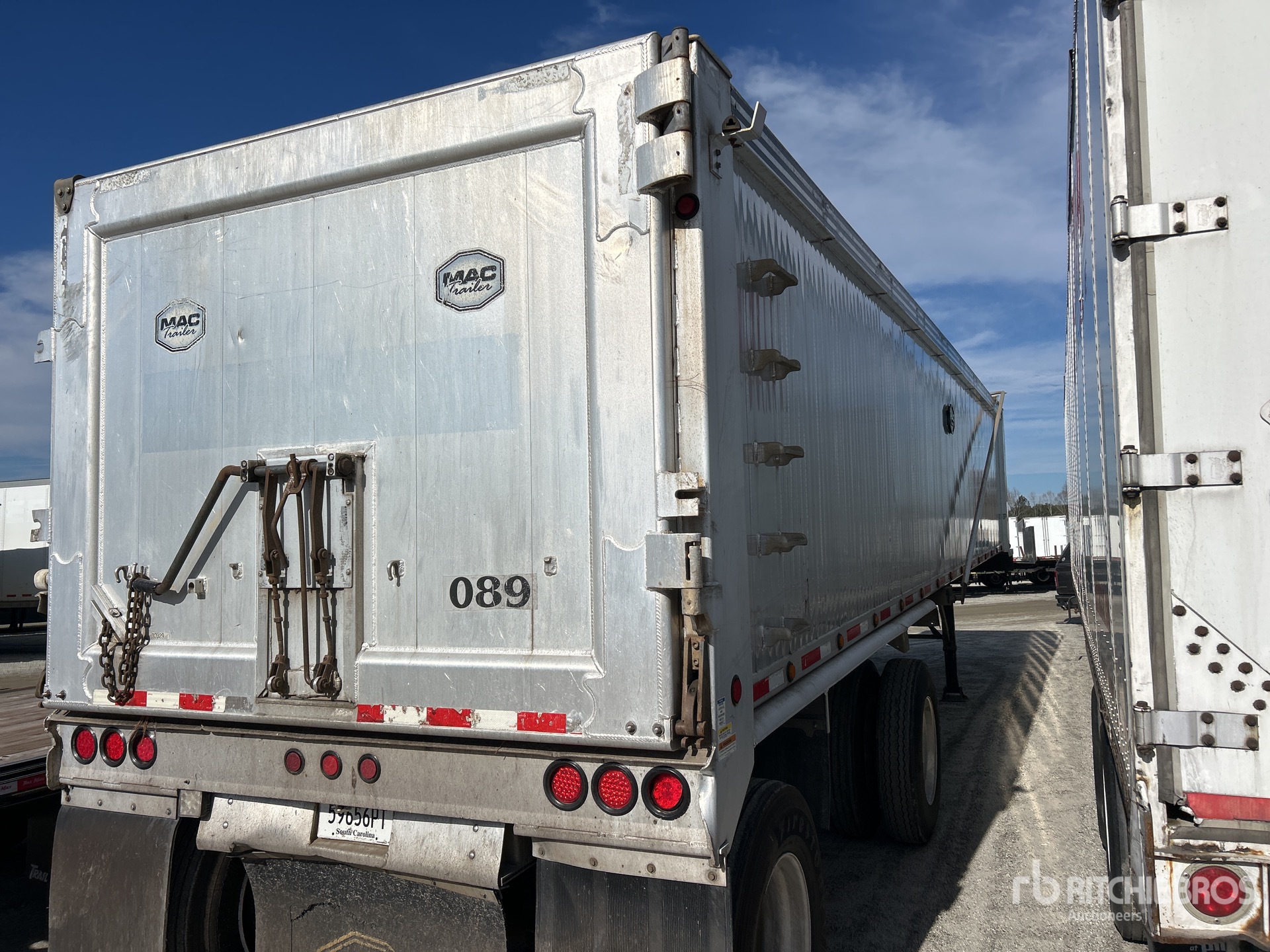 Aspect général with Image, coin arrière droit