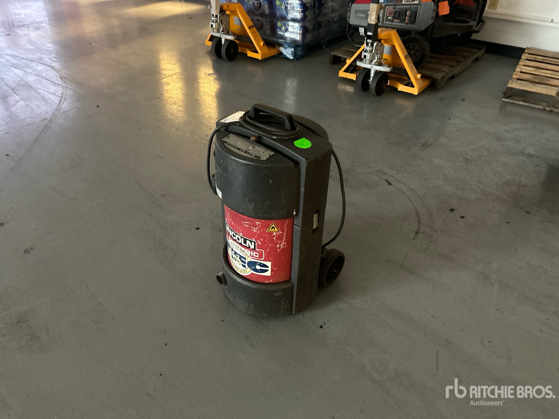 General Appearance with Bild, Ecke vorne links