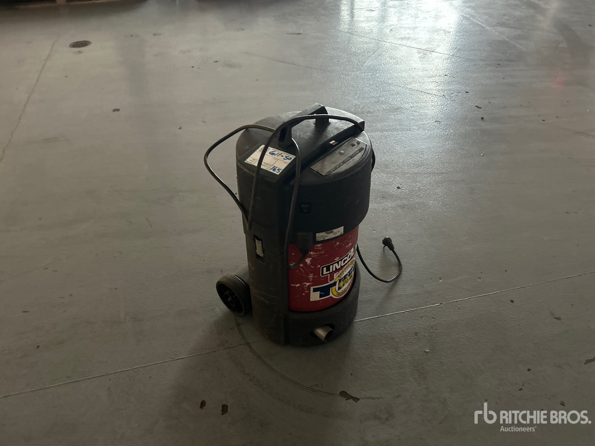 General Appearance with Bild, Ecke vorne rechts