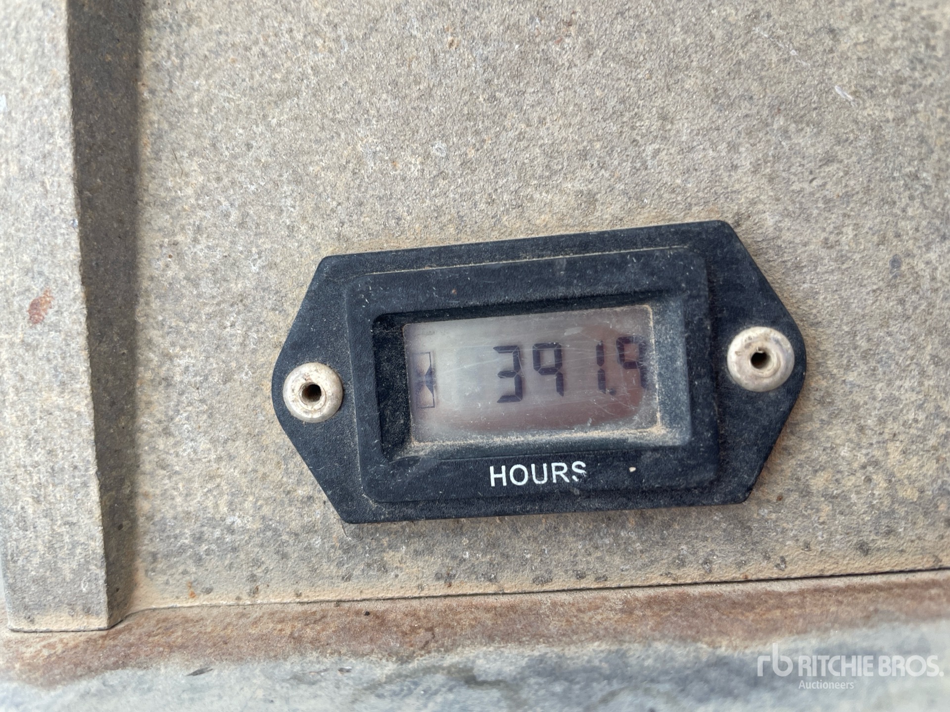 General Appearance with Hour Meter / Odometer