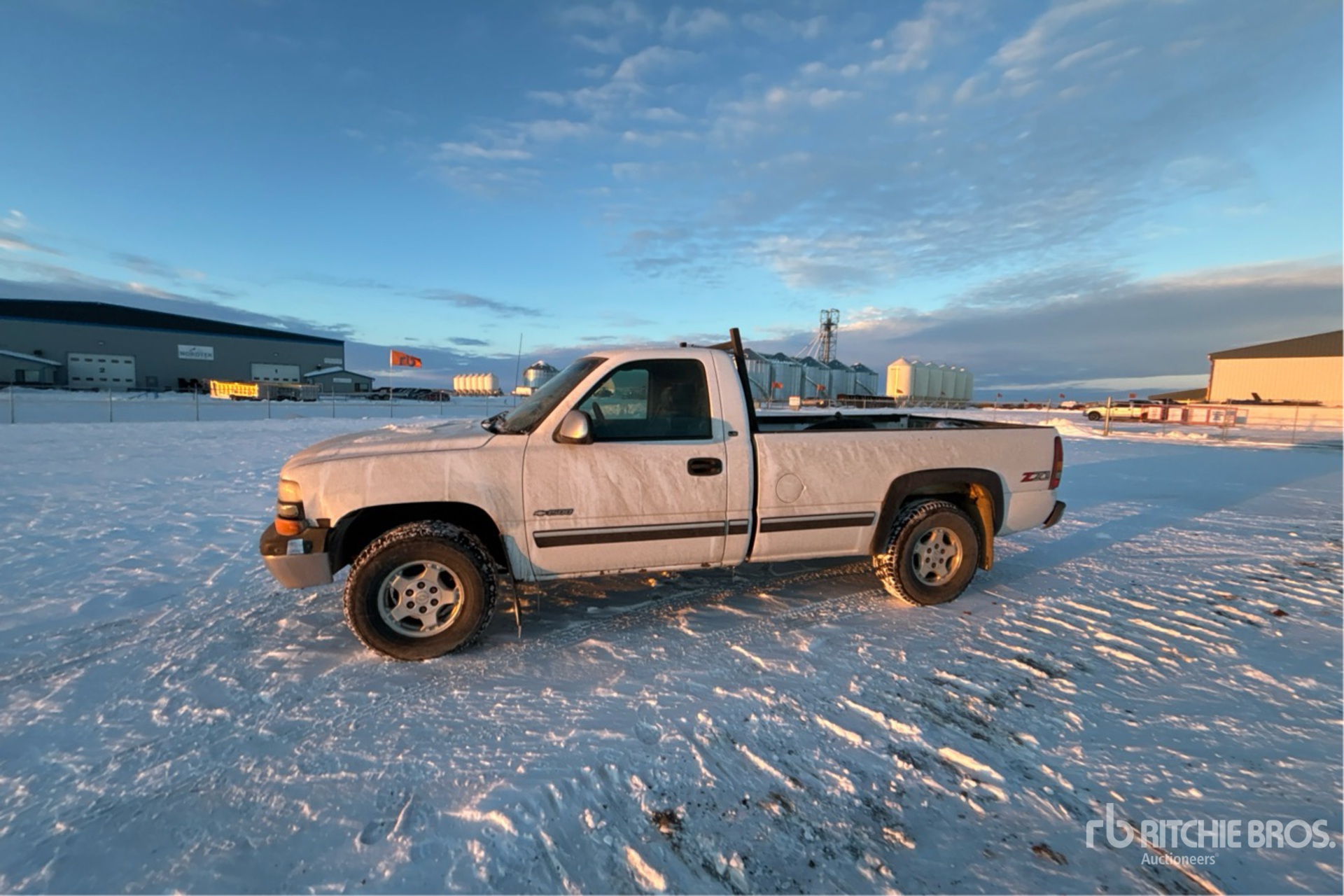 General Appearance with Picture, Left Front Corner