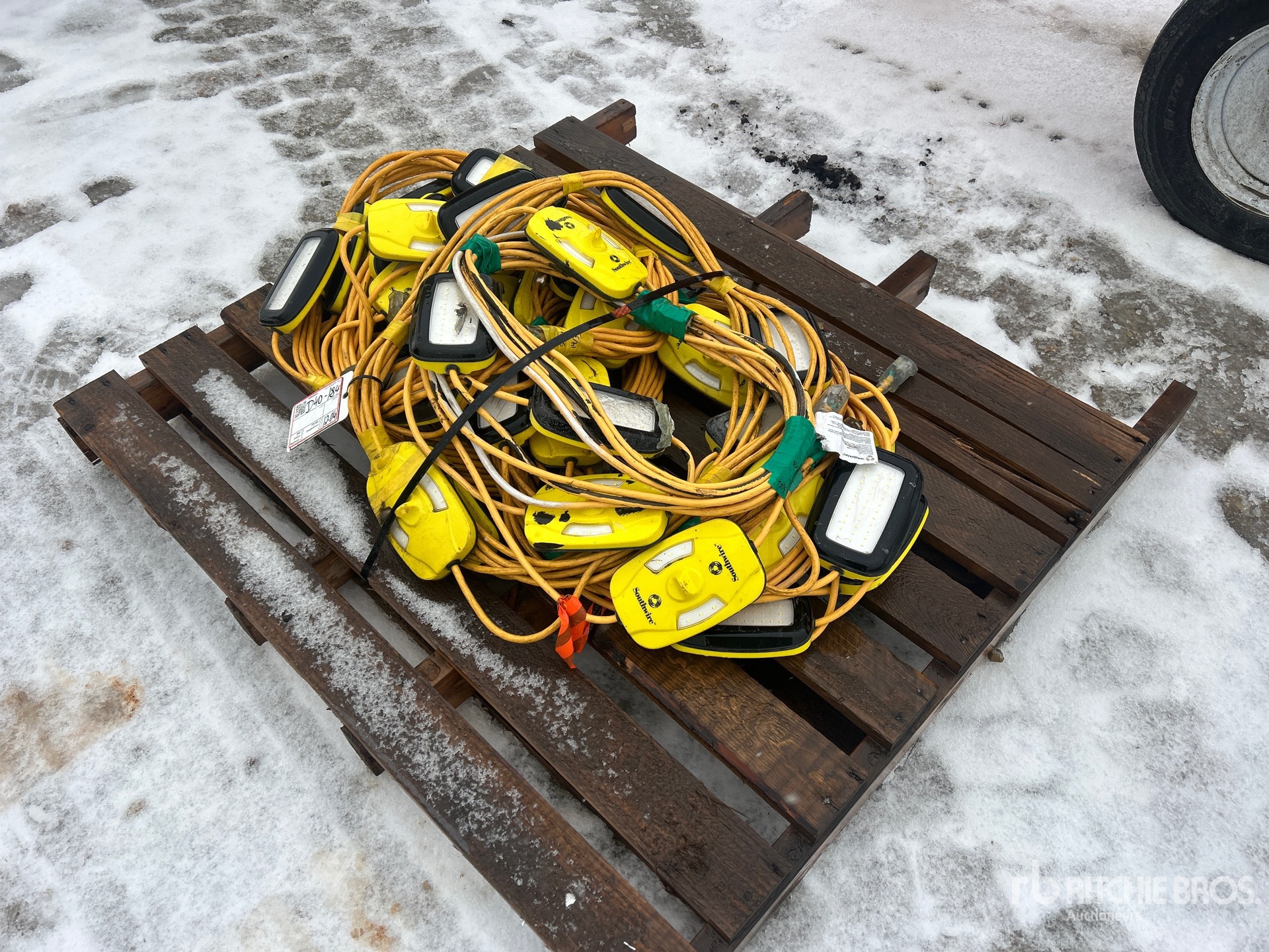 Aspect général with Image, coin avant gauche