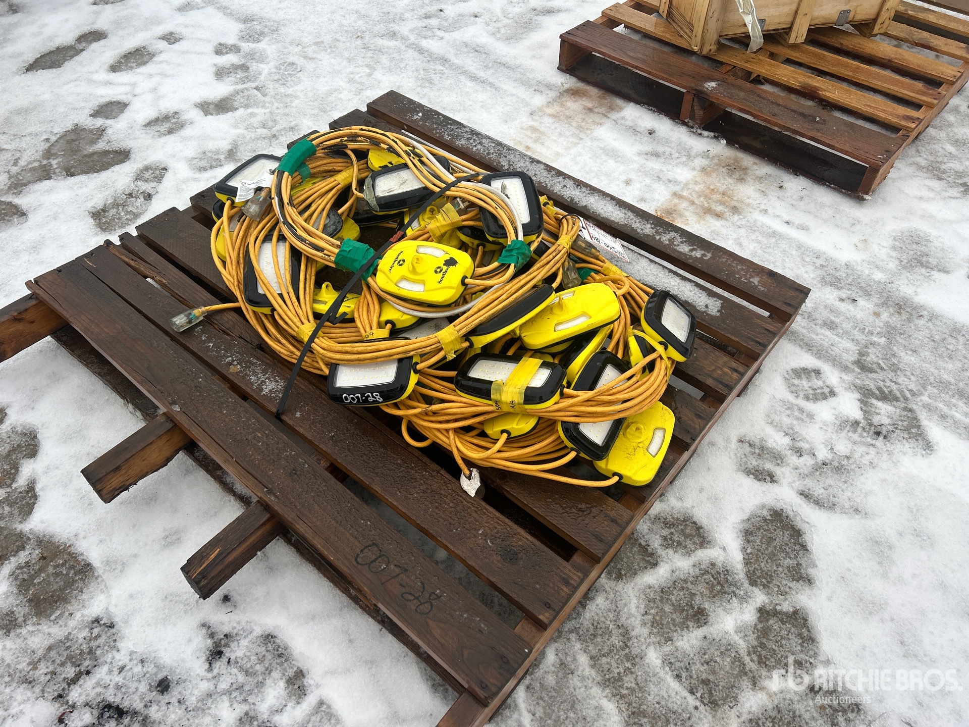 Aspect général with Image, coin arrière droit