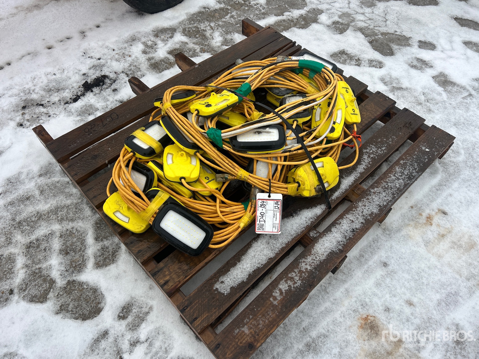 Aspect général with Image, coin avant droit