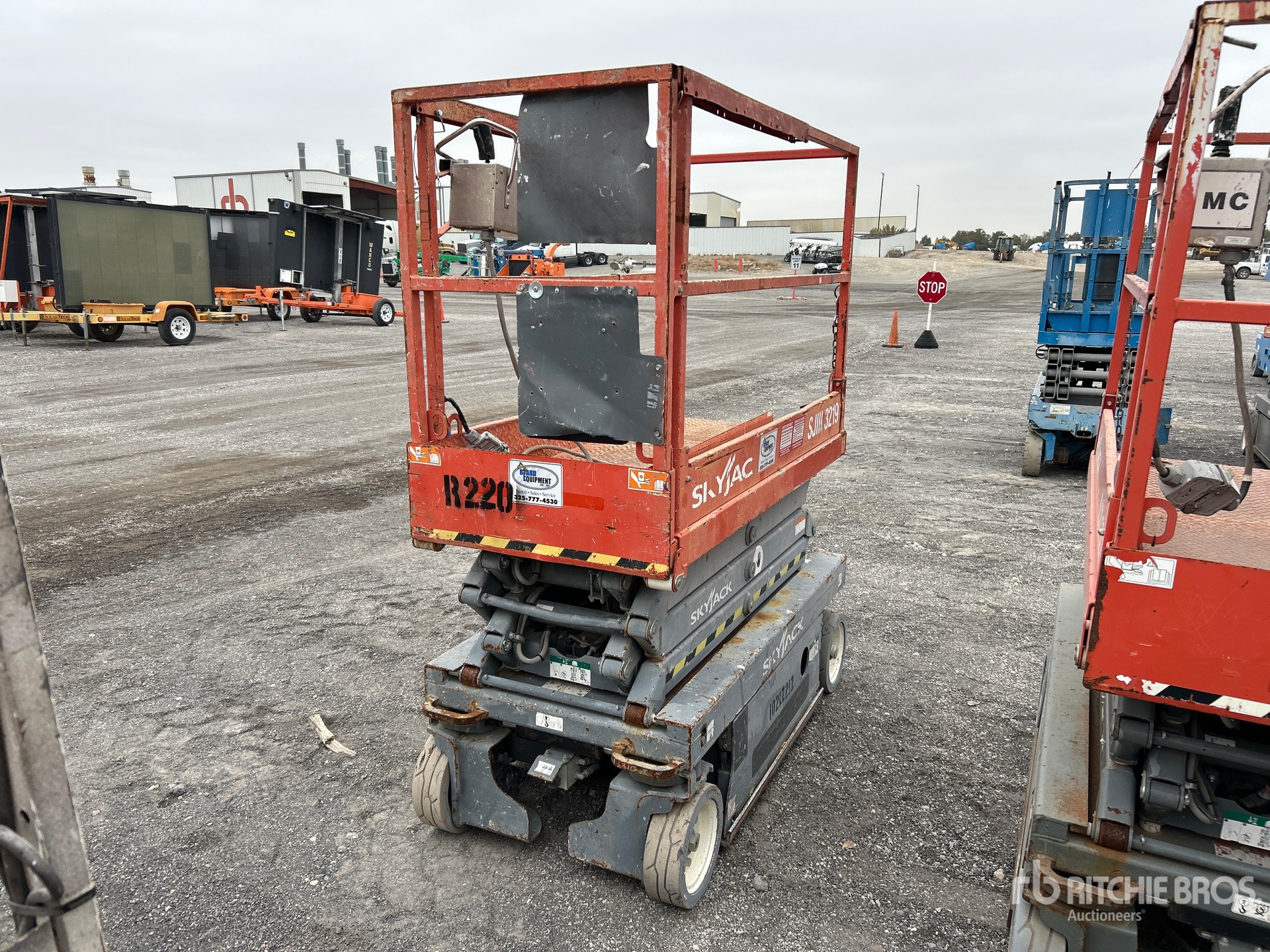 General Appearance with Picture, Left Front Corner