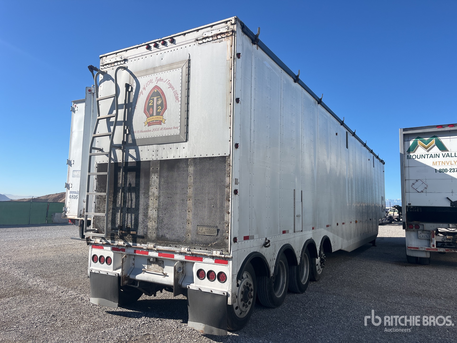 General Appearance with Imagen: esquina trasera derecha