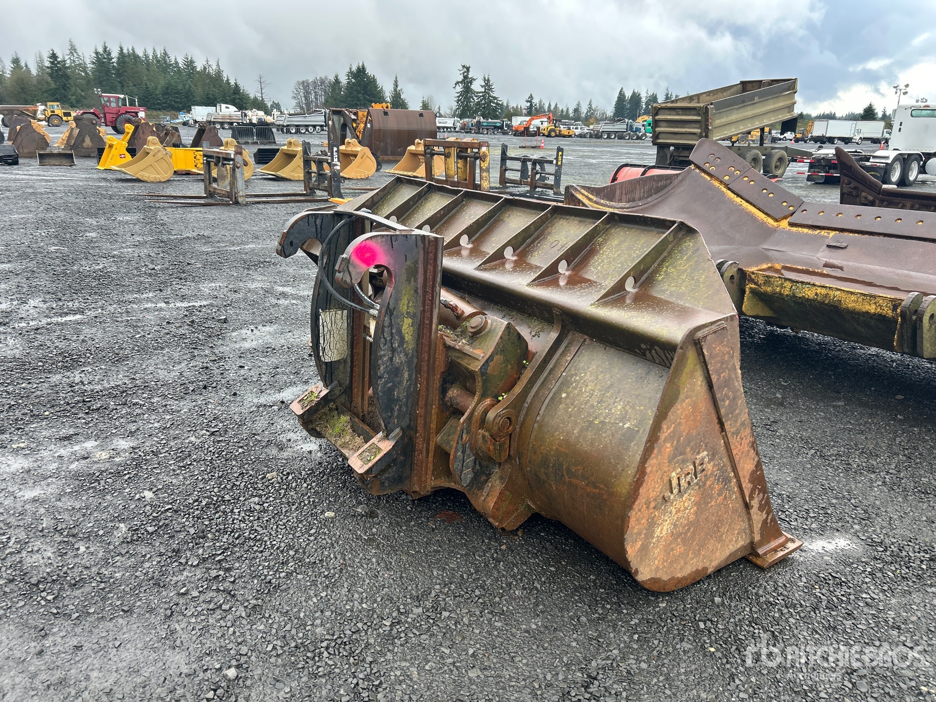 Aspect général with Image, coin arrière droit