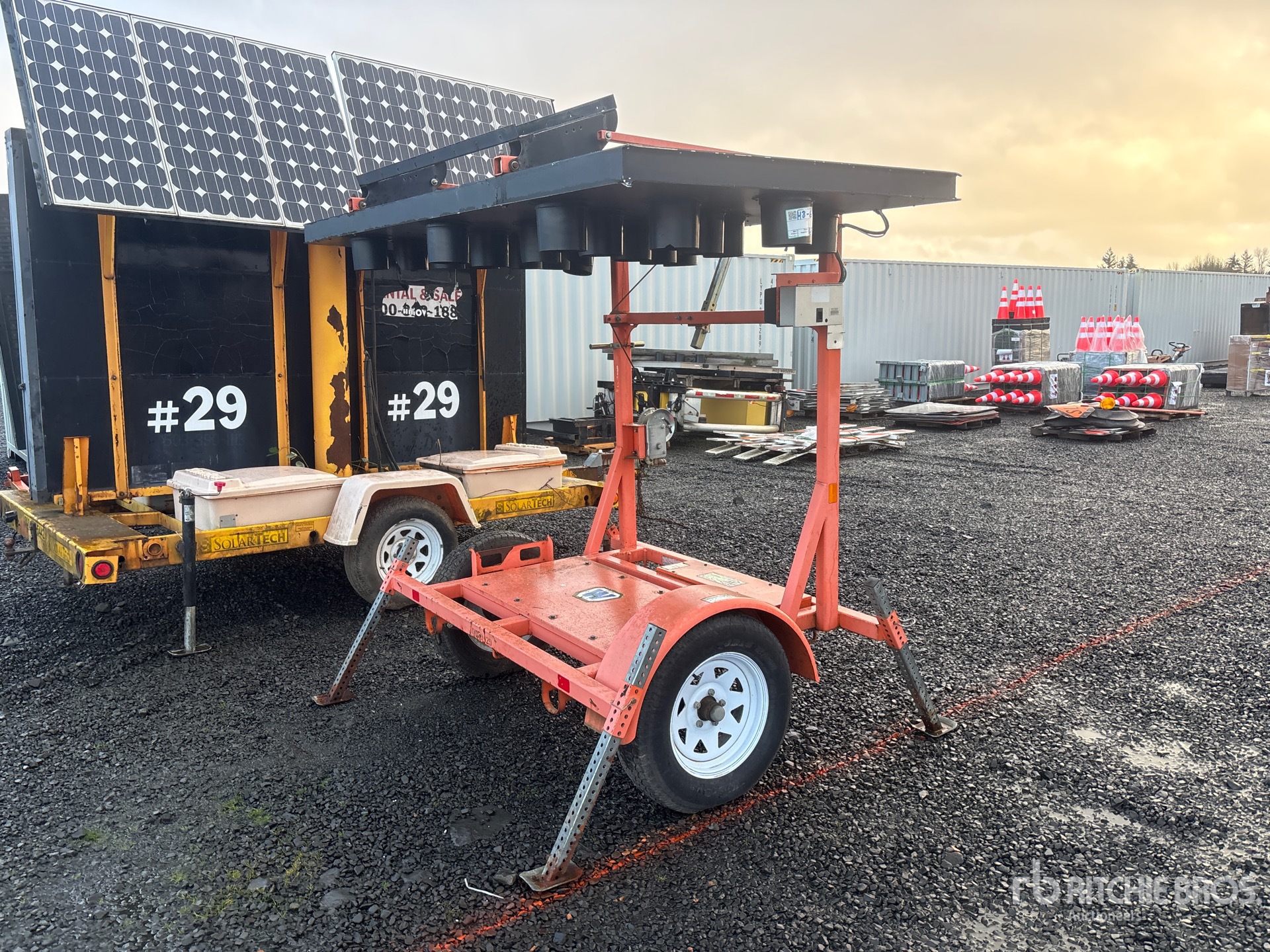 Aspect général with Image, coin arrière droit