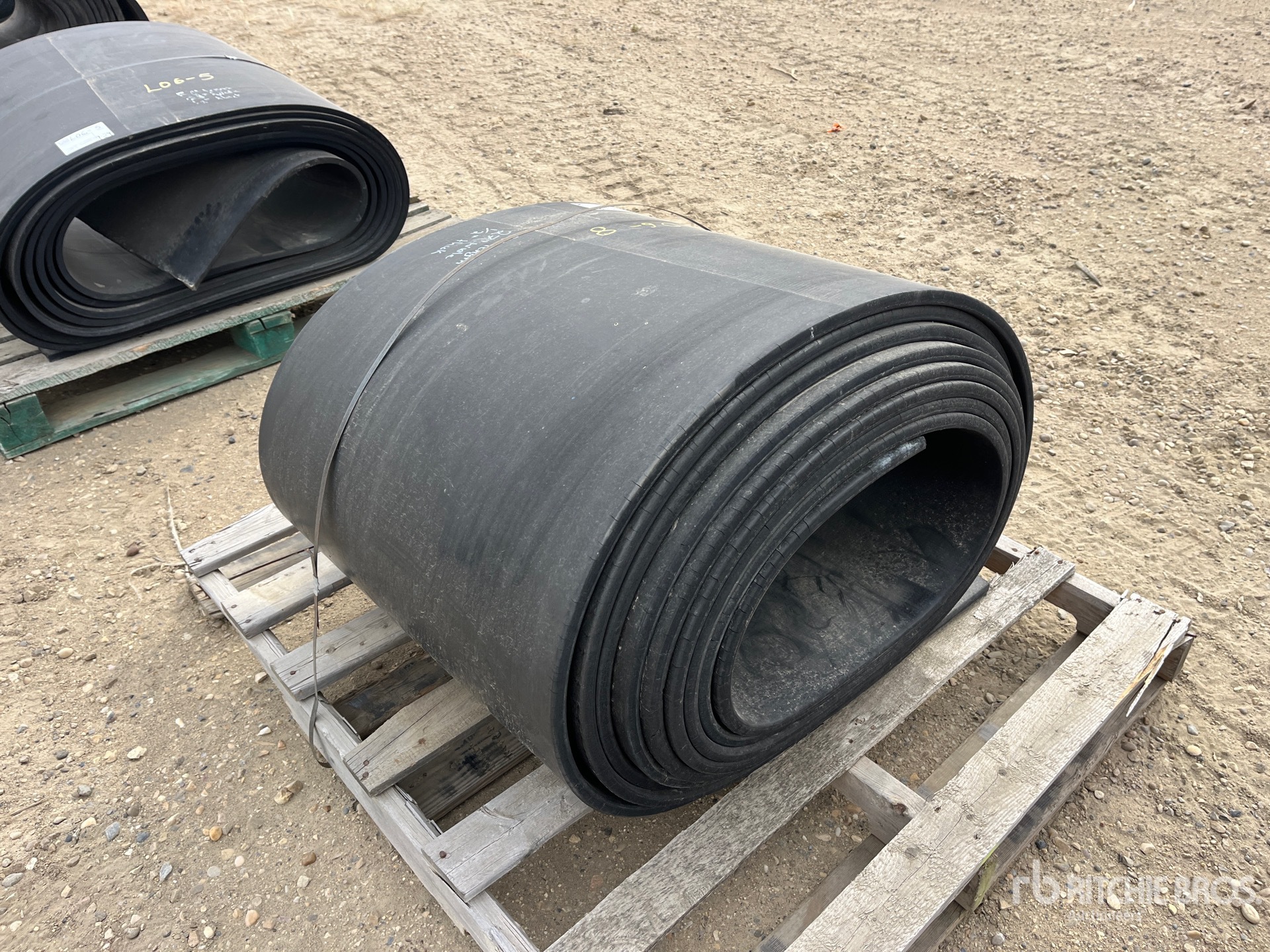 Aspect général with Image, coin avant droit