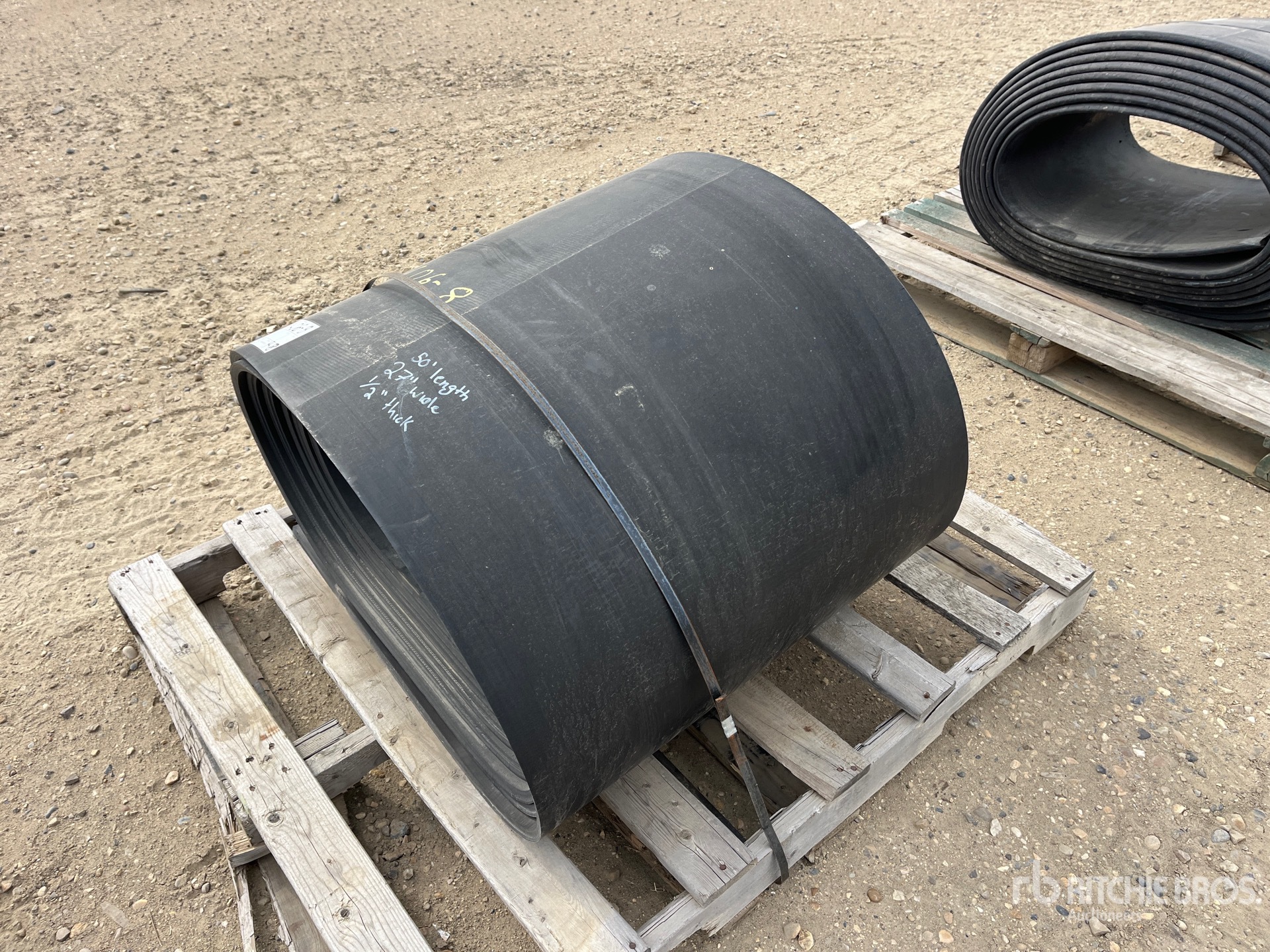 Aspect général with Image, coin arrière droit