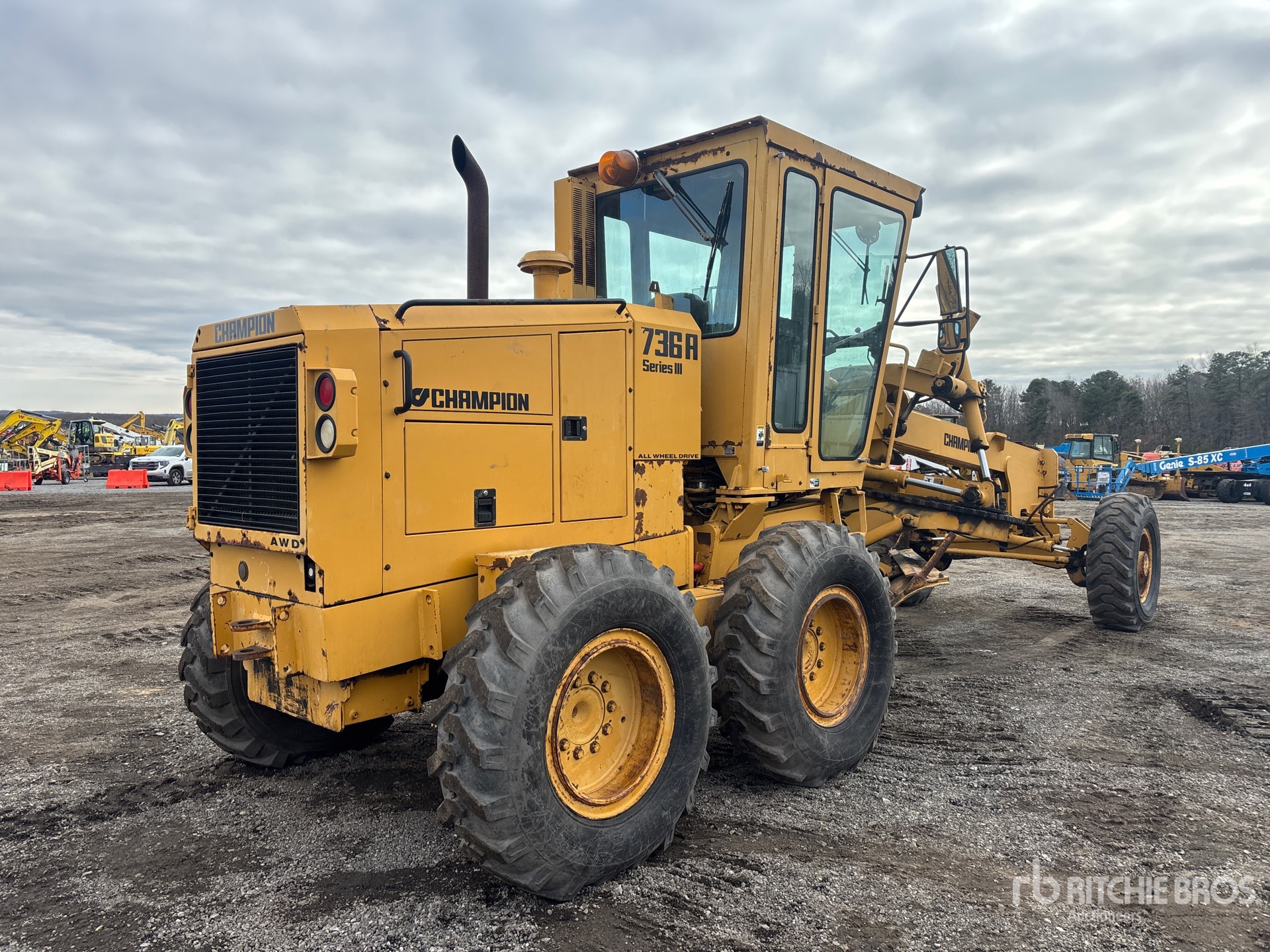 General Appearance with Picture, Right Rear Corner