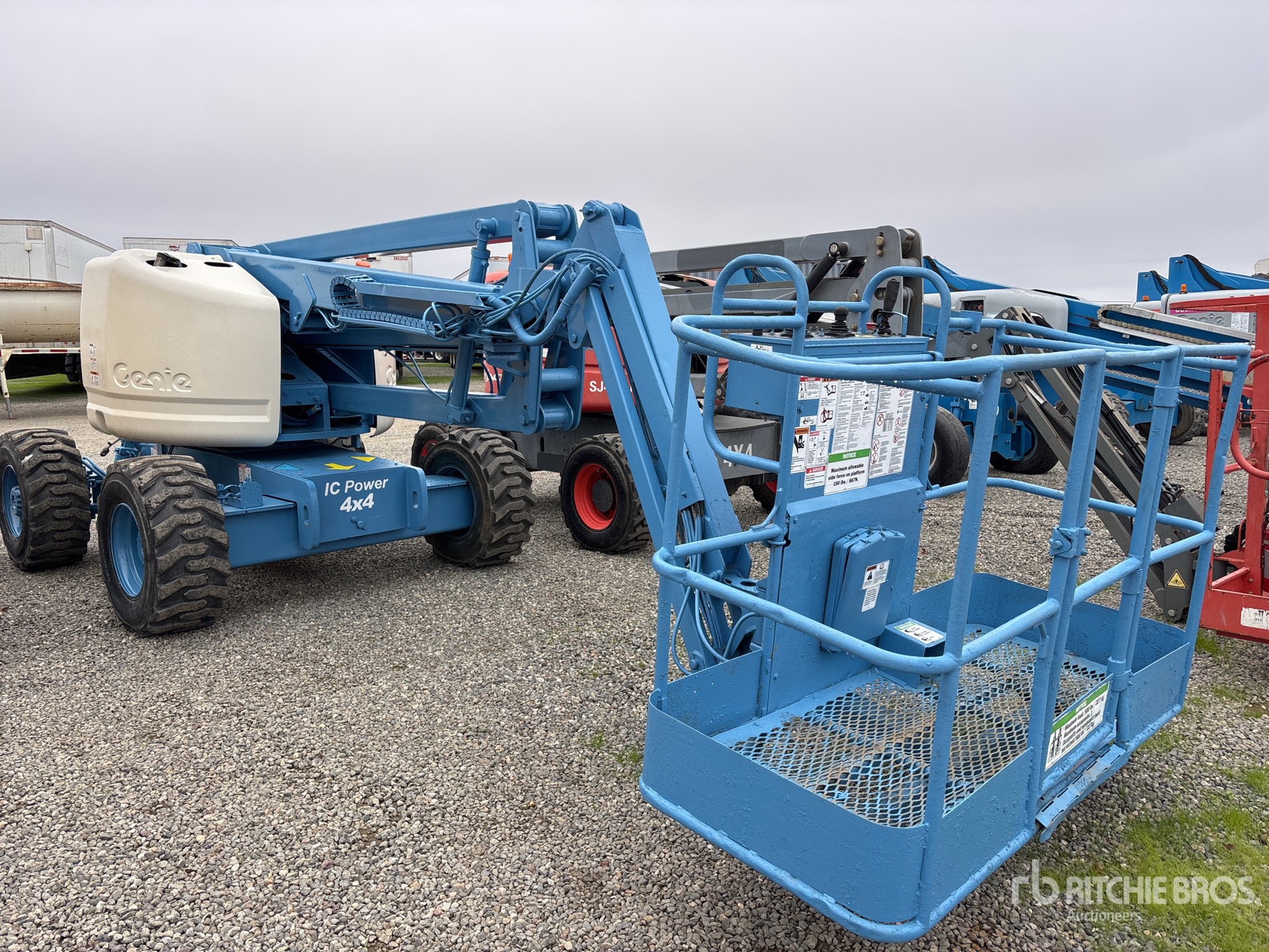 Aspect général with Image, coin avant droit