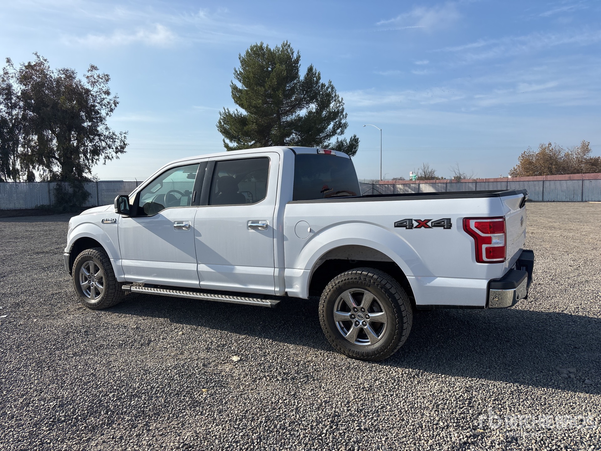 General Appearance with Imagen: esquina trasera izquierda