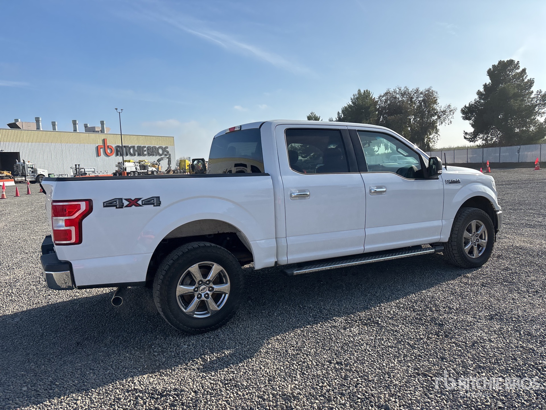 General Appearance with Imagen: esquina trasera derecha