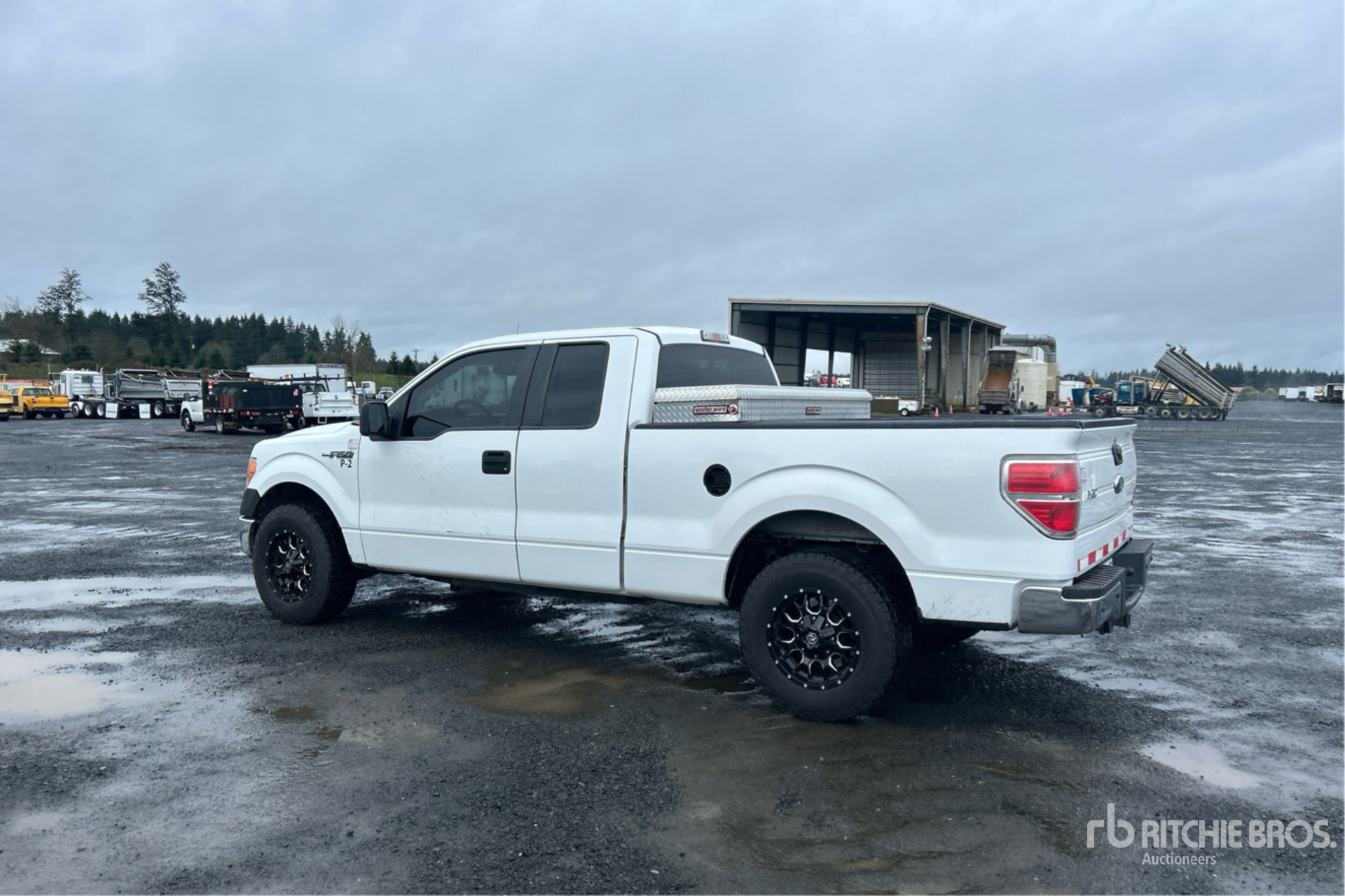 General Appearance with Picture, Left Rear Corner