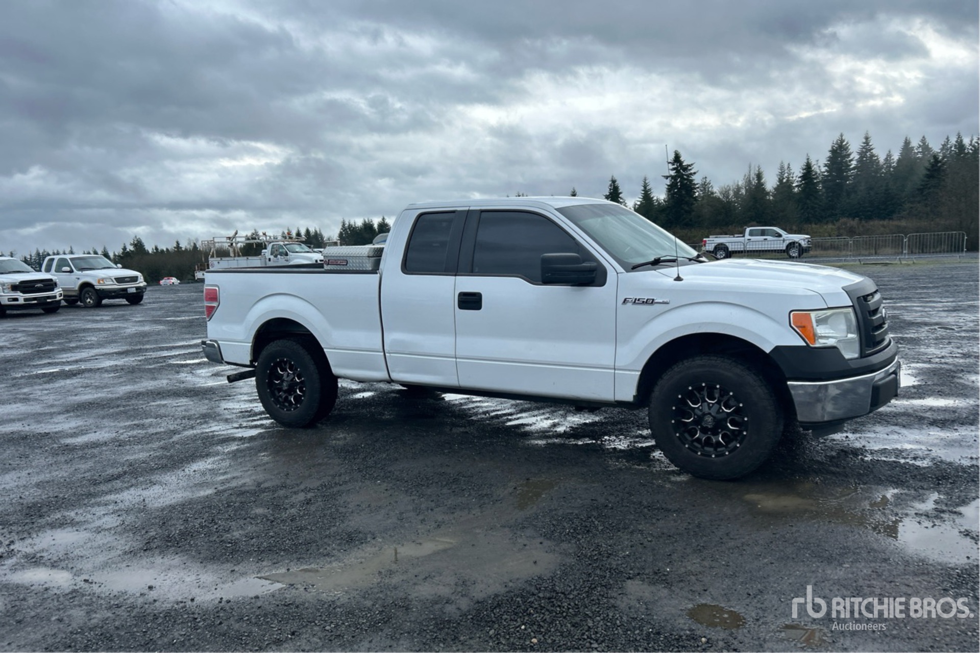 General Appearance with Picture, Right Front Corner