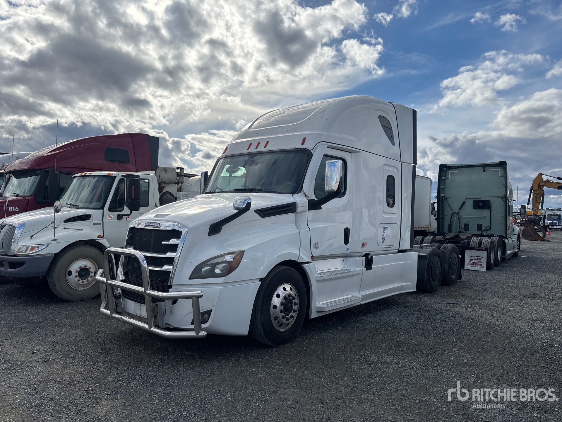 General Appearance with Picture, Left Front Corner