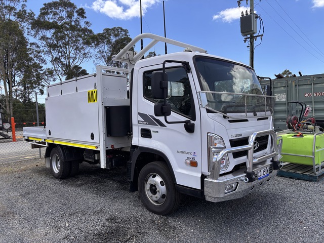 2021 Mitsubishi Mighty 4x2 Service Truck