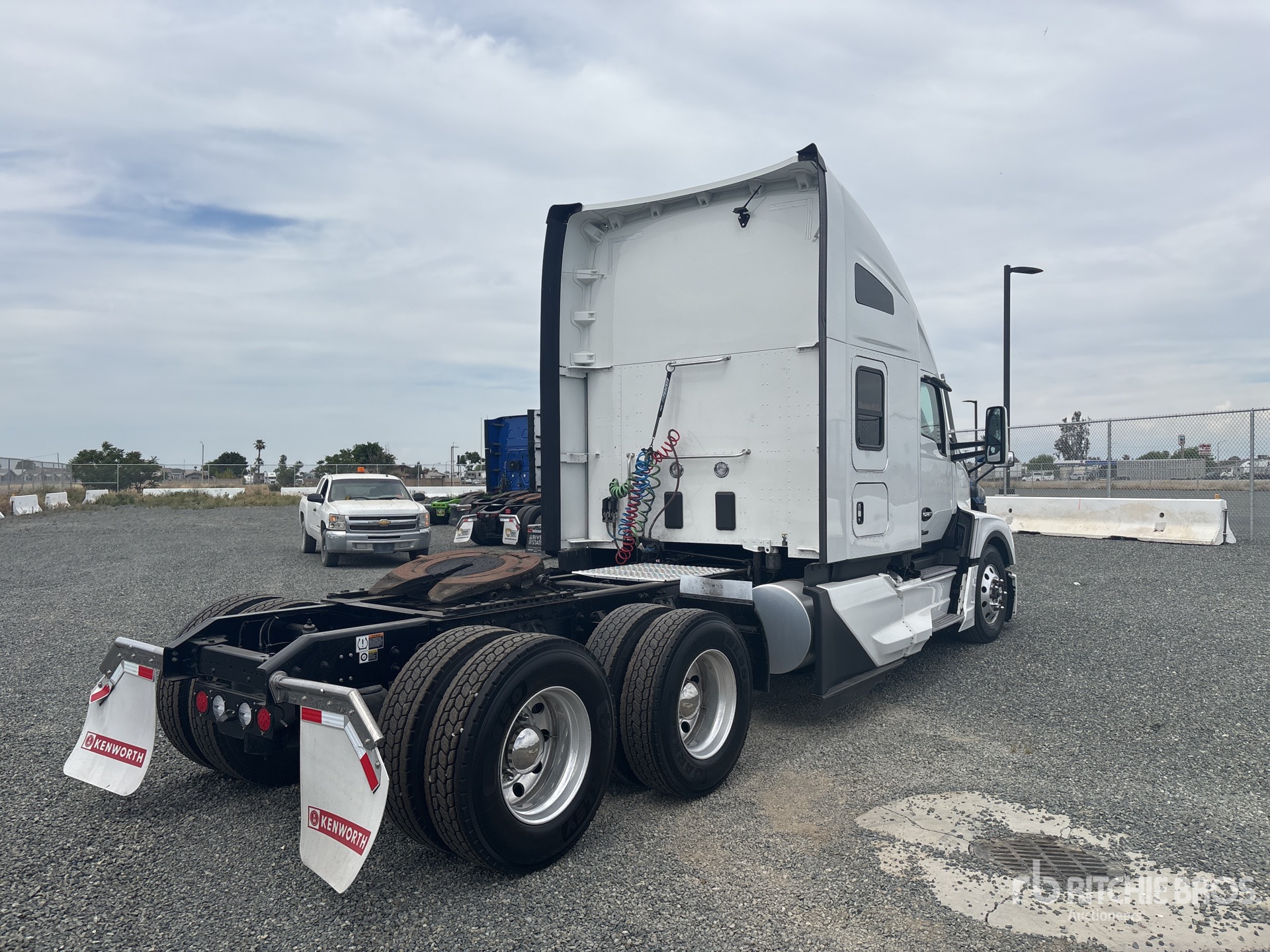 General Appearance with Bild, Ecke hinten rechts