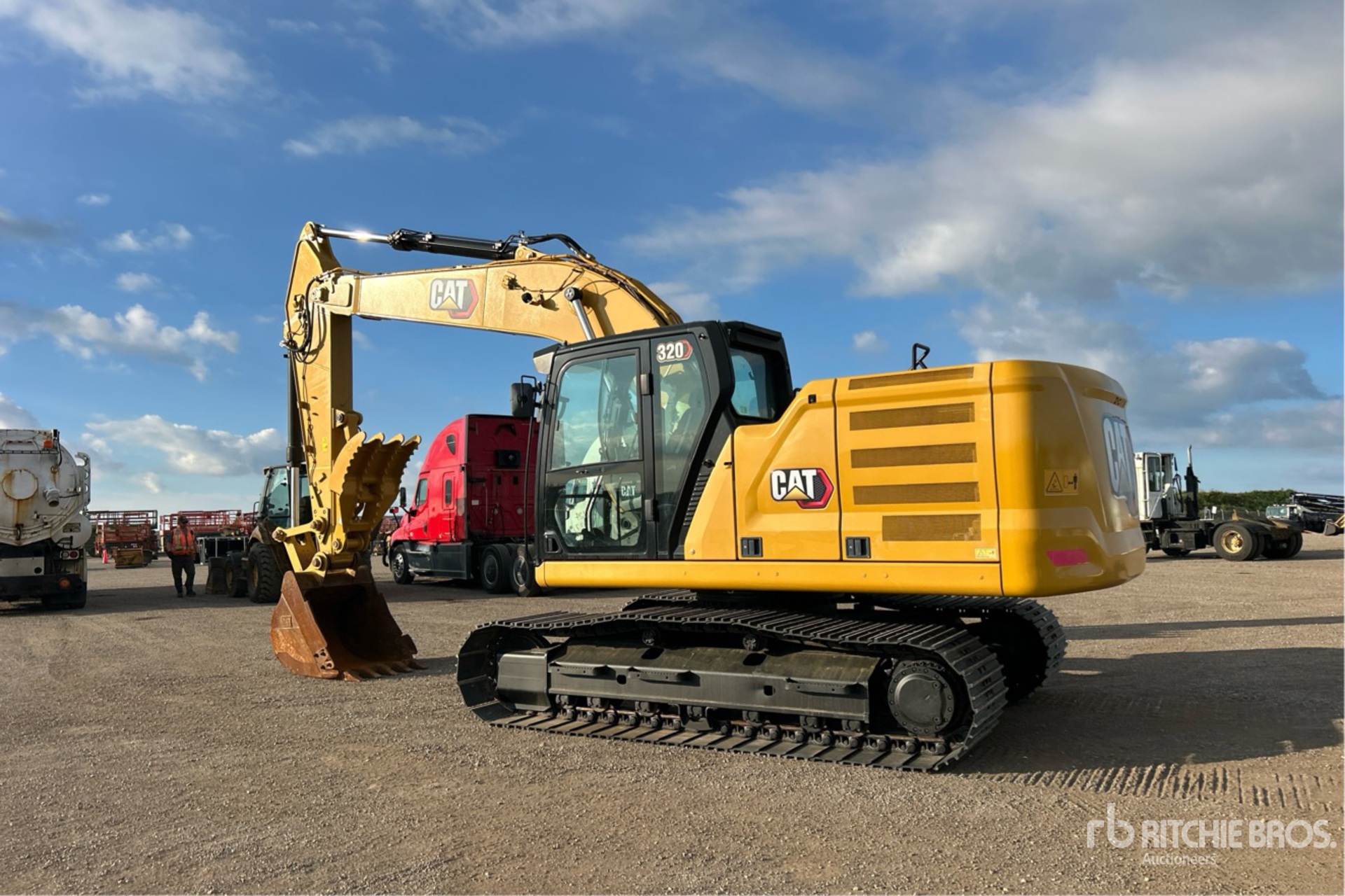 2020 Caterpillar 320