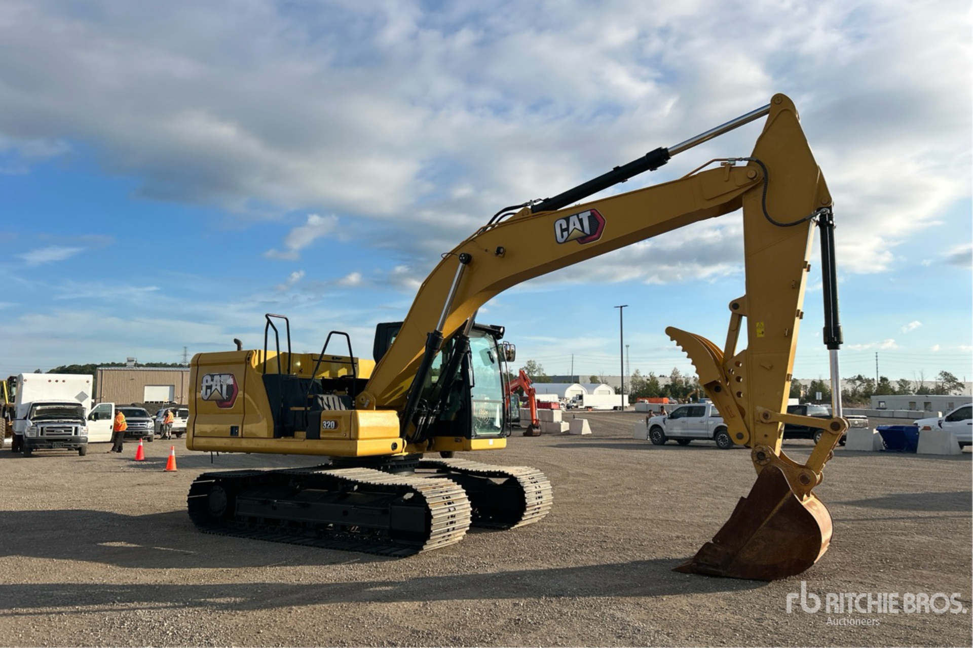 2020 Caterpillar 320