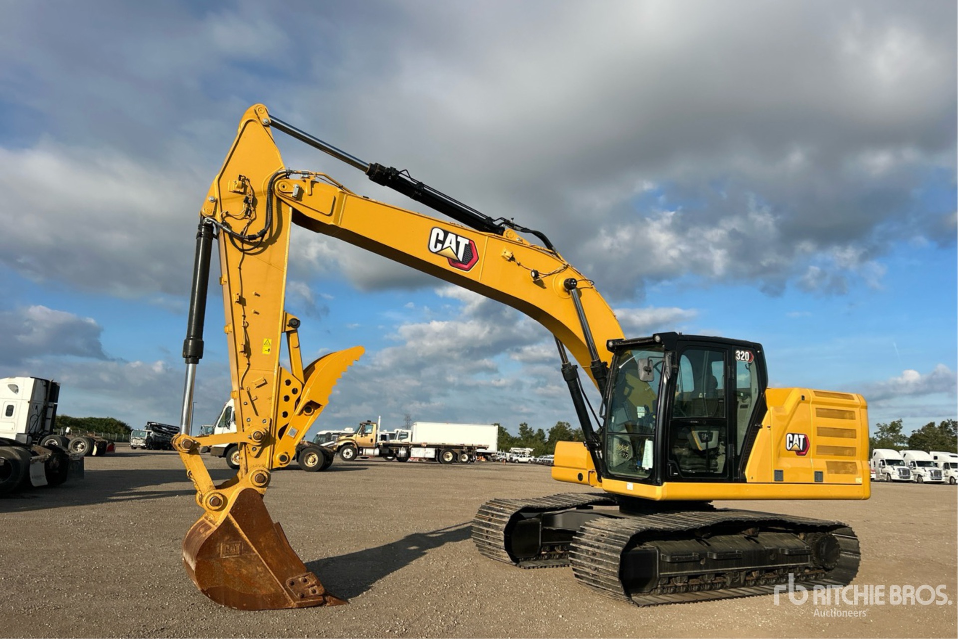 2020 Caterpillar 320