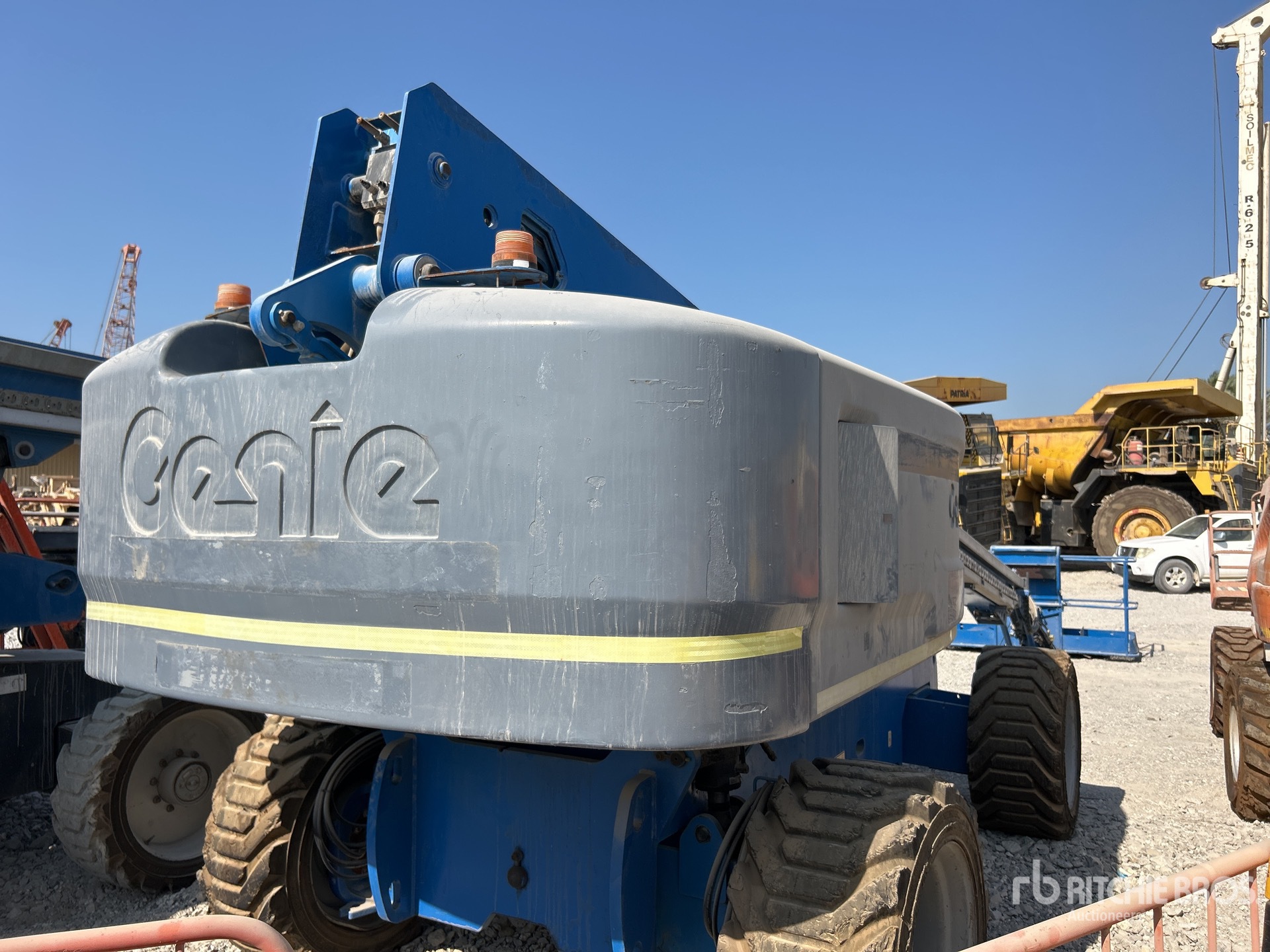 Aspect général with Image, coin arrière gauche