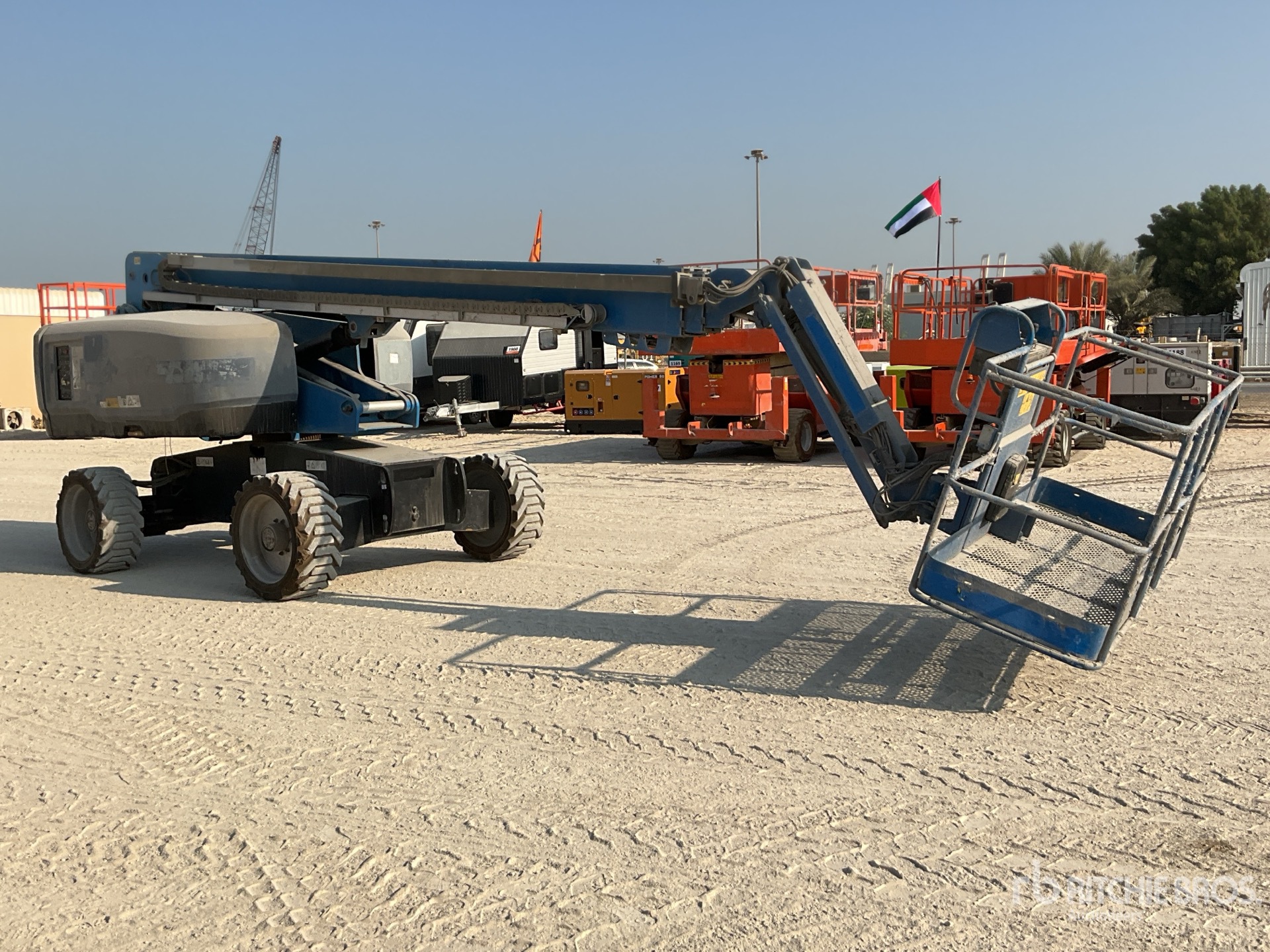 Aspect général with Image, coin avant droit